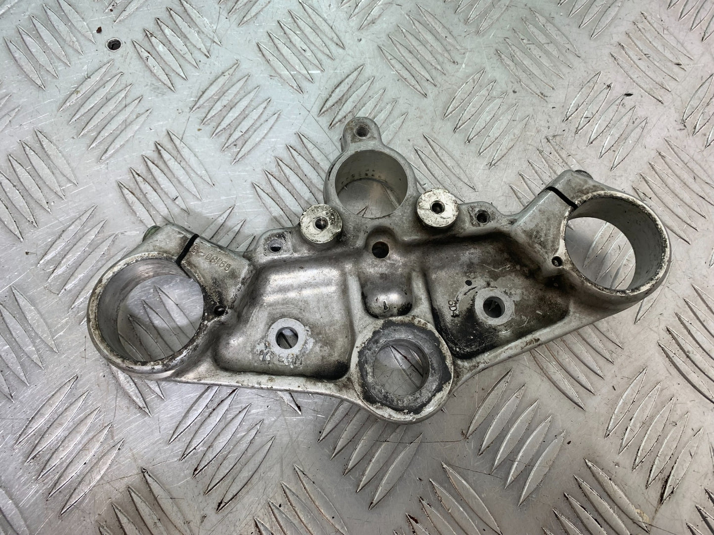 TRIUMPH T509 SPEED TRIPLE TOP YOKE   YEAR 1997-1998 (CMB1144)