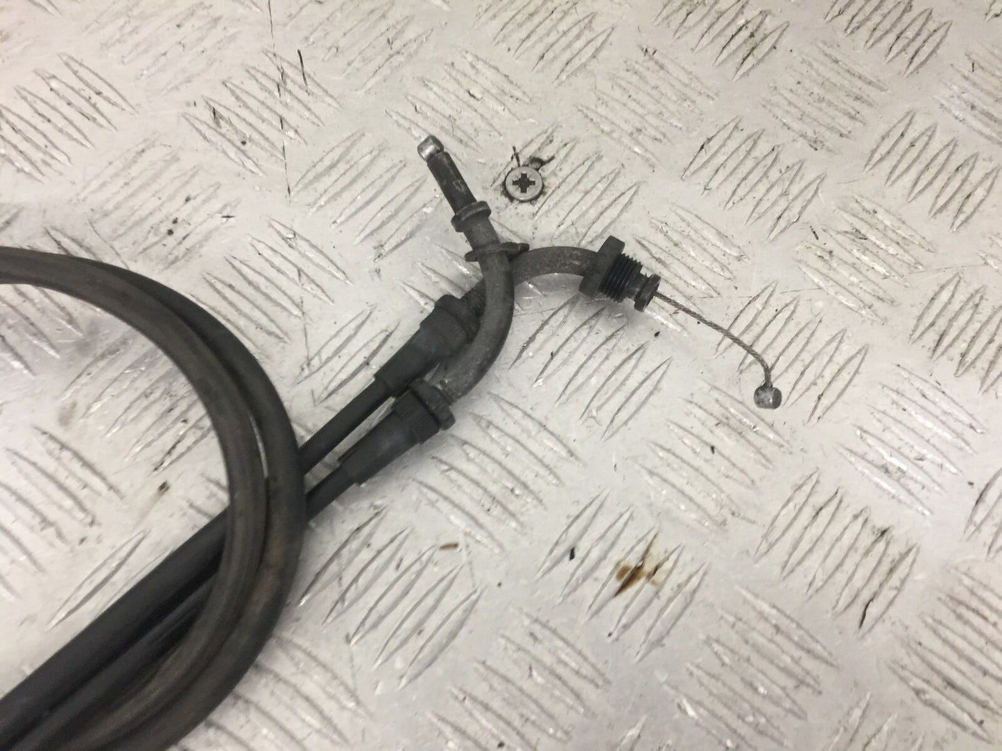 SUZUKI GSF600 GSF 600 BANDIT THROTTLE CABLES   YEAR 2002 (STOCK 852)