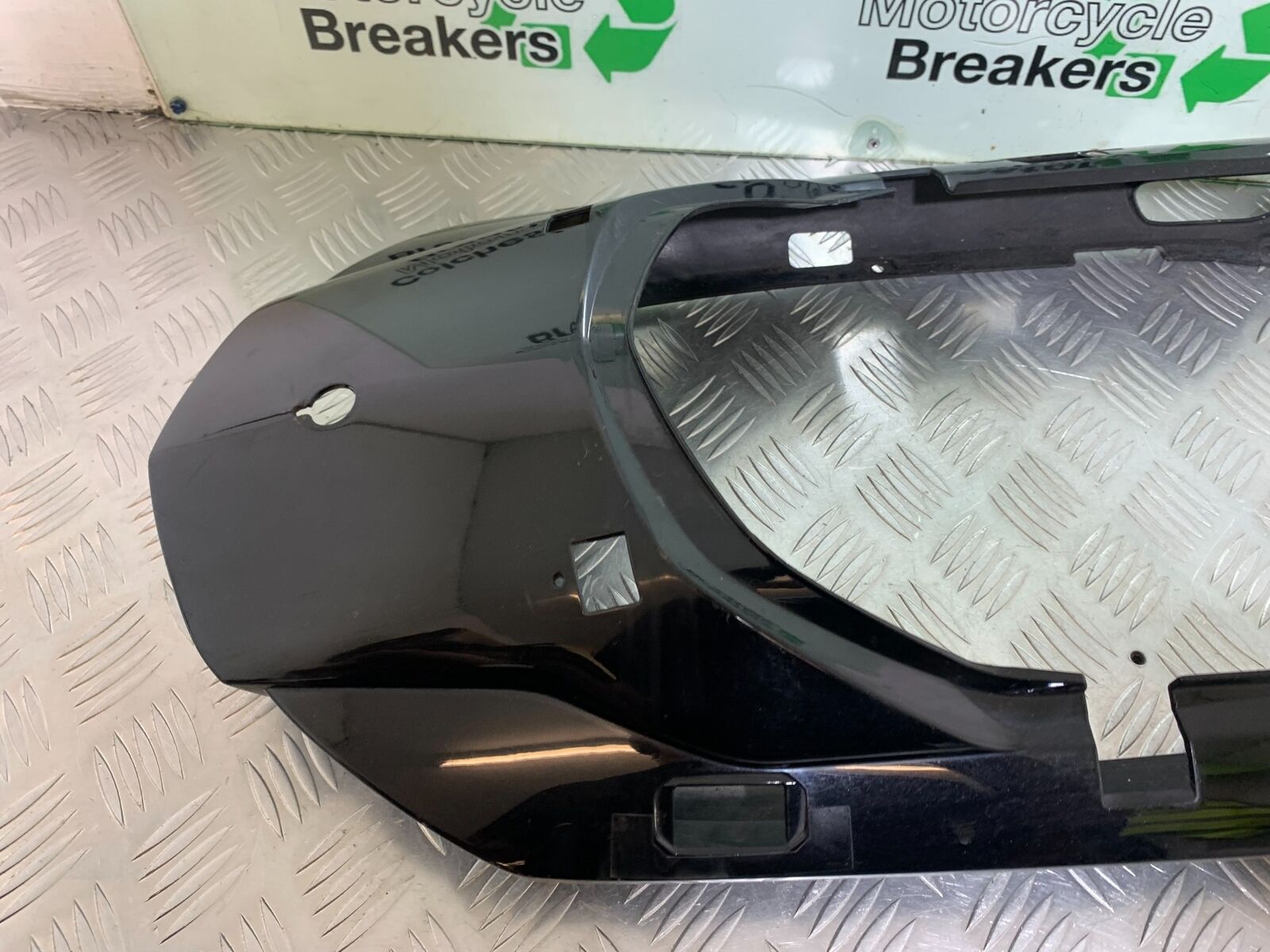 YAMAHA FJR1300 FJR 1300 TAIL PIECE  YEAR 2001-05 (CMB1005)