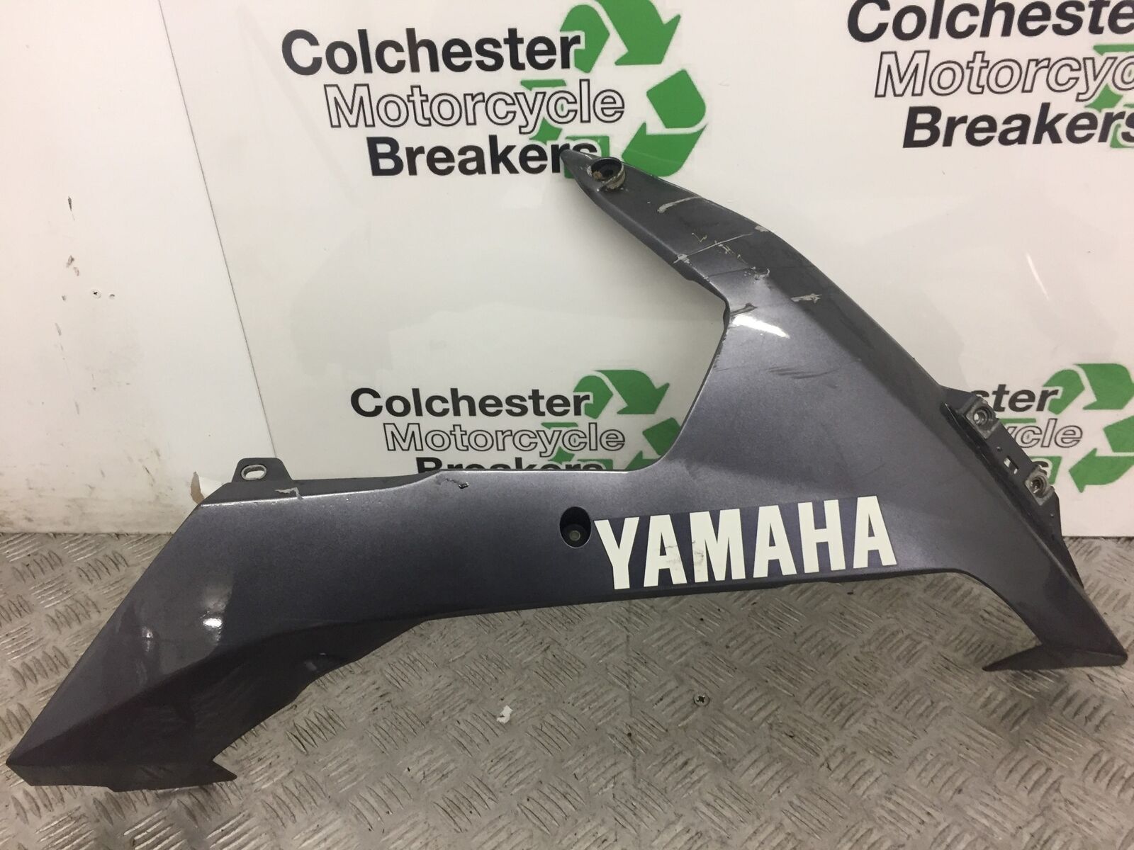 YAMAHA YZF R1 RIGHT BELLY PAN 2007