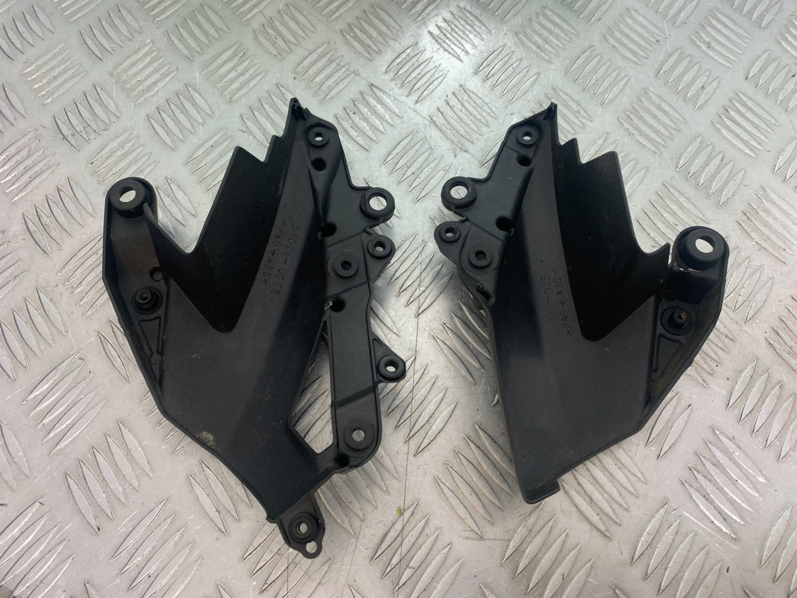 KAWASAKI ZX6R LEFT AND RIGHT INFILL PANELS  YEAR 2009-2012 (CMB1136)