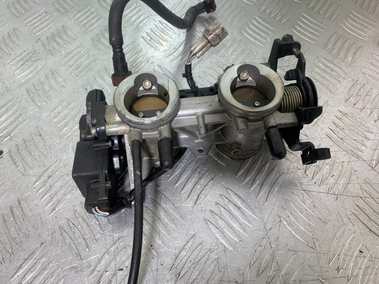KAWASAKI 650 VERSYS THROTTLE BODIES  YEAR 2015-2018 (CMB1288)