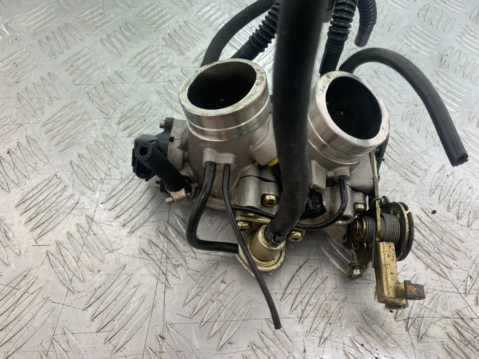 APRILIA RSV1000 R FACTORY MILLE THROTTLE BODIES  2004-09 (CMB1203)