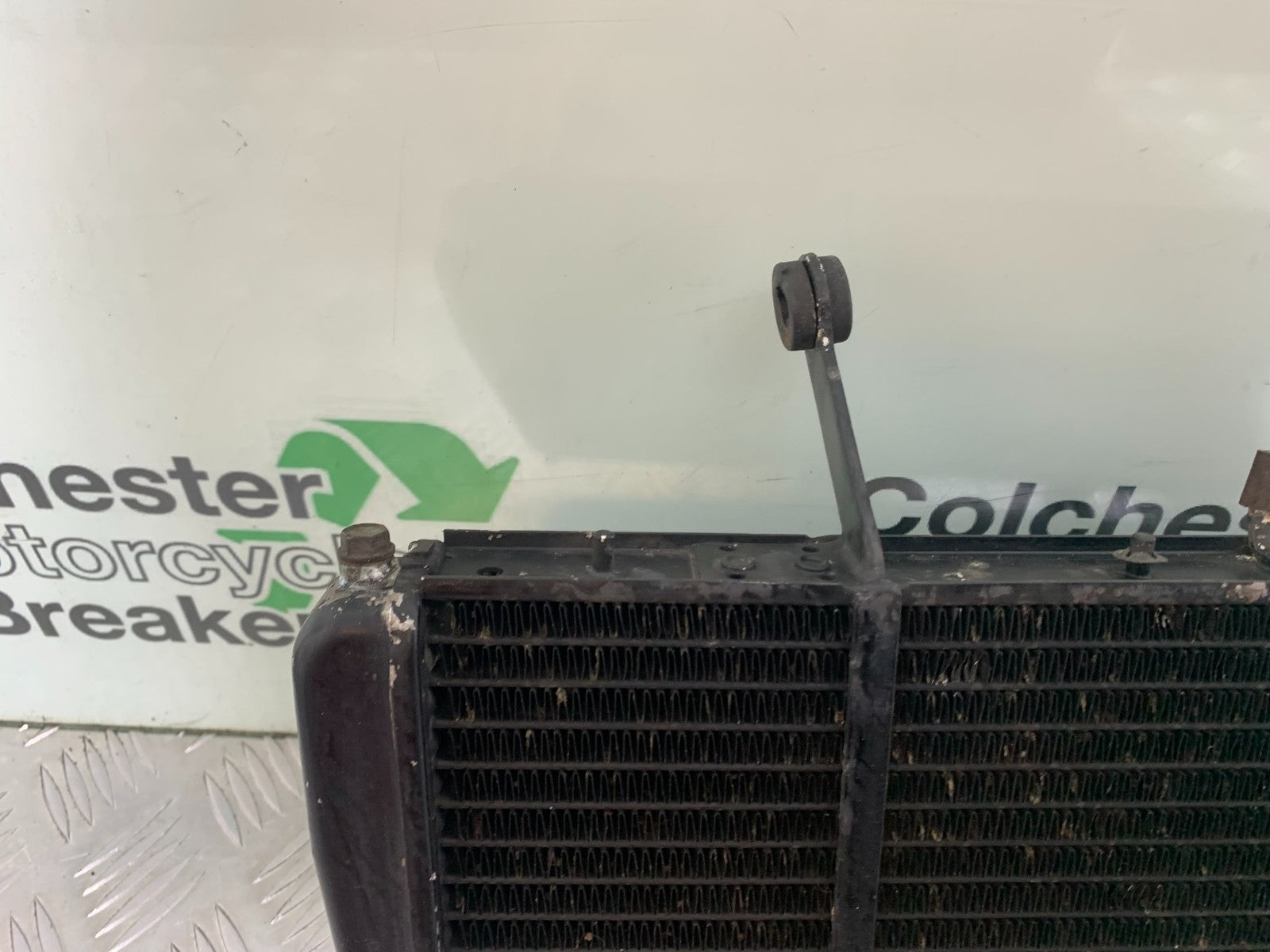 TRIUMPH 955i SPRINT ST RADIATOR YEAR 1999-04 (CMB1230)