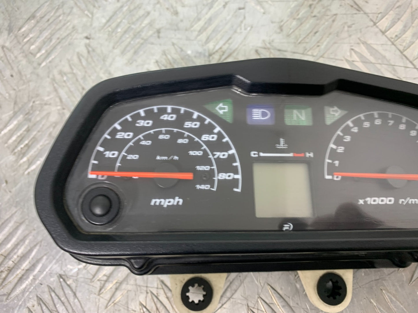 HONDA XL125 VARADERO CLOCKS SPEEDO DASH   YEAR 2001-2006  (CMB1304)