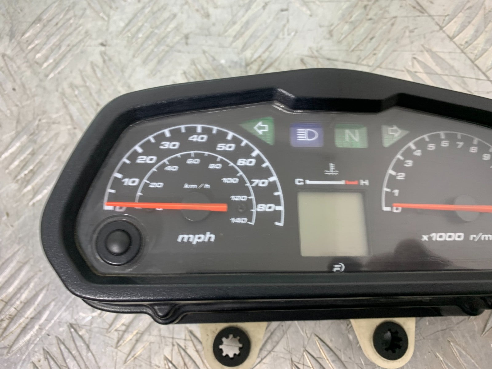 HONDA XL125 VARADERO CLOCKS SPEEDO DASH   YEAR 2001-2006  (CMB1304)