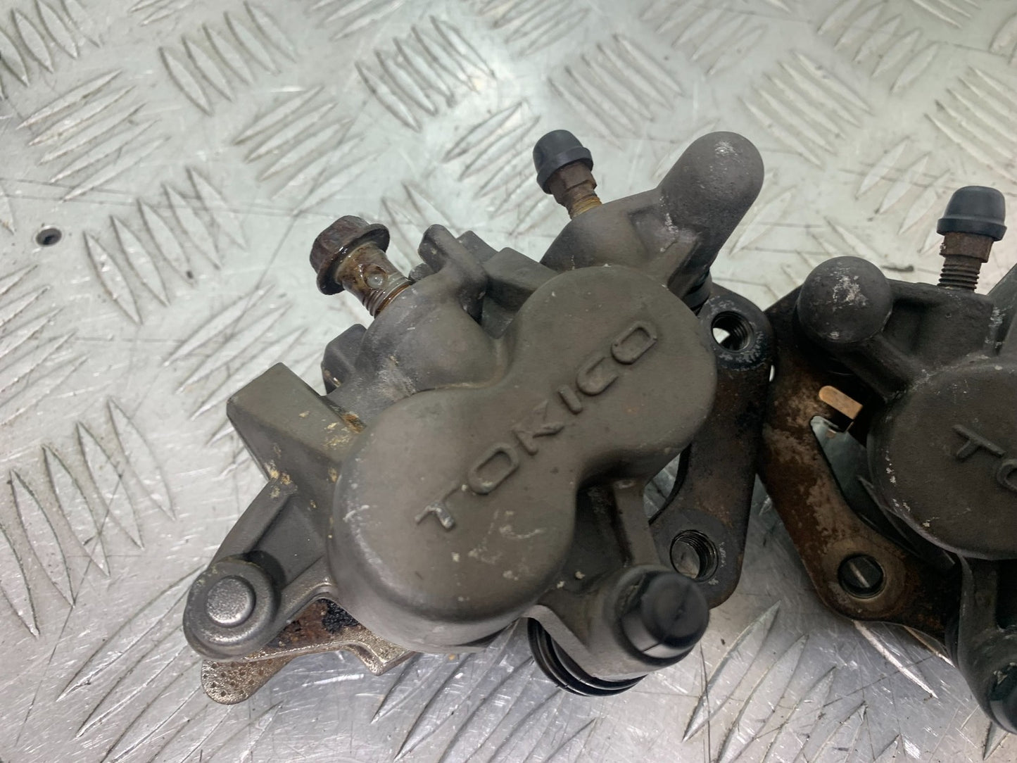 SUZUKI SV650 SV 650 mk1 FRONT BRAKE CALIPERS   YEAR 1999-2002 (CMB1208)