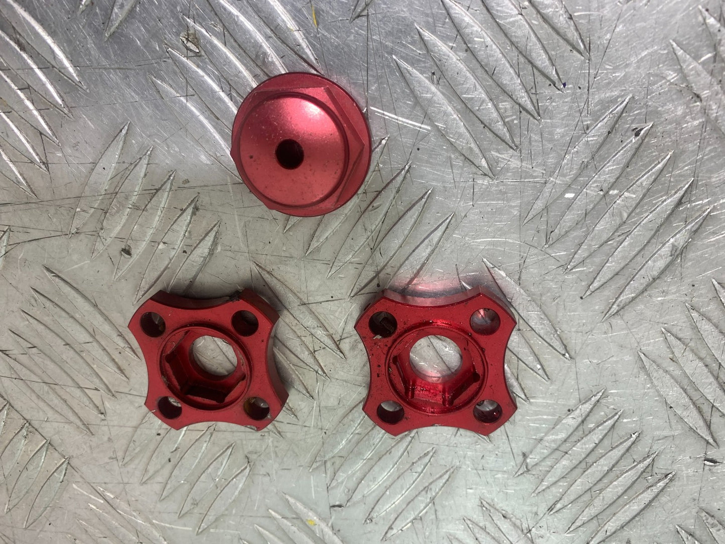 SUZUKI GSXR750 GSXR 750 K4 K5 FORK ADJUSTERS AND YOKE BOLT   2004-2005 (CMB1319)