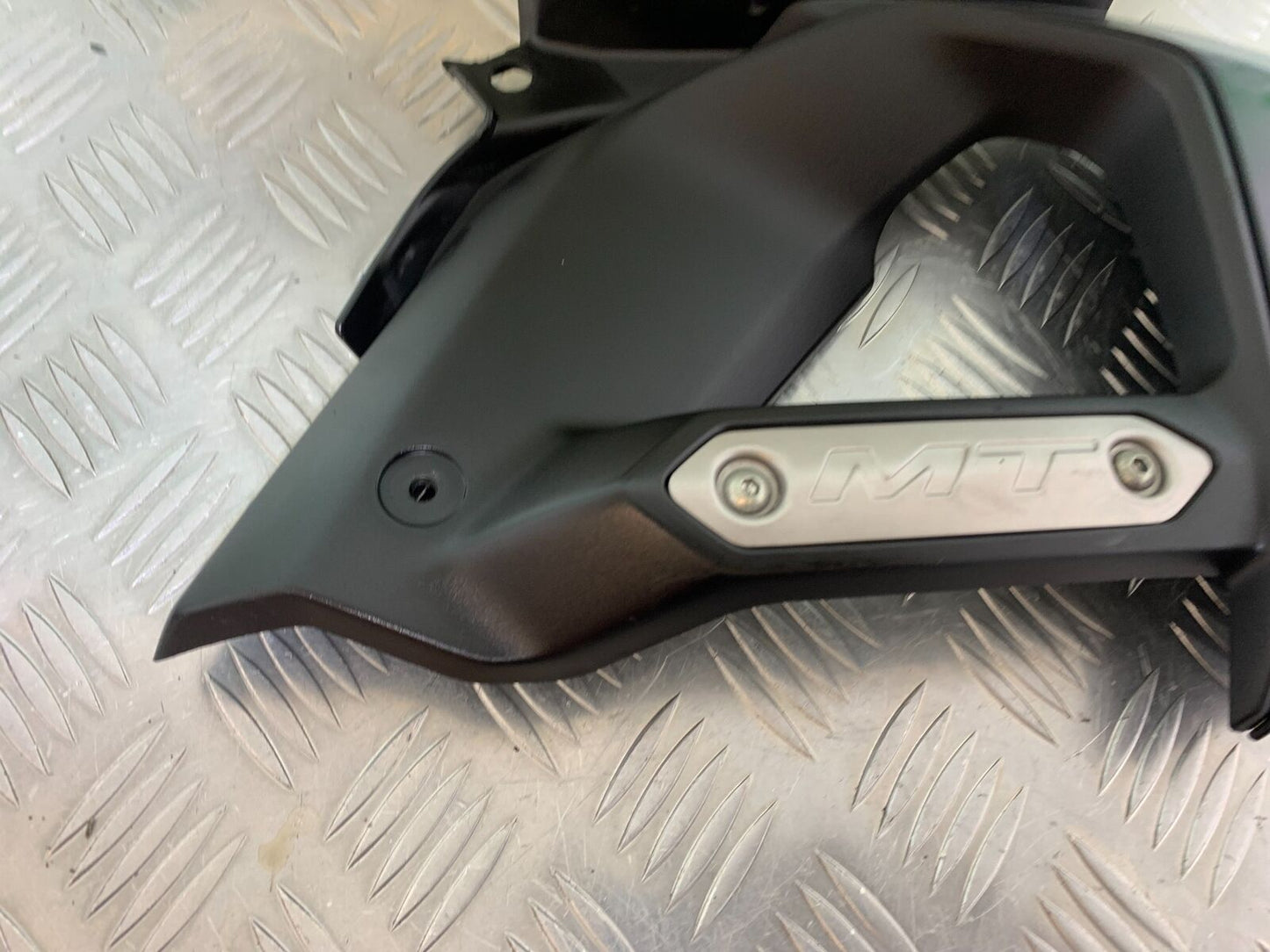 YAMAHA MT 125 MT125 RIGHT FAIRING PANEL  YEAR 2021-2024 ABS (CMB1010)