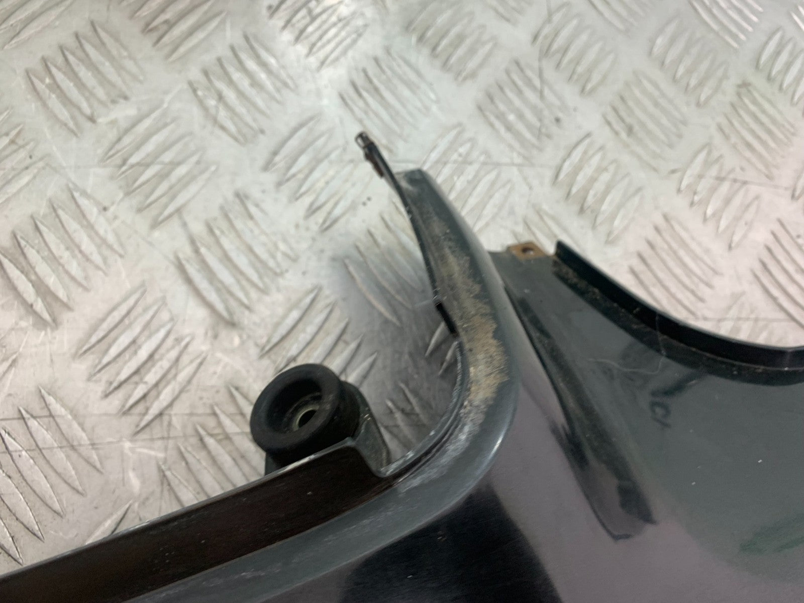 SUZUKI SV650 SV 650 mk1 RIGHT SEAT PANEL YEAR 1999-2002 (CMB1208)