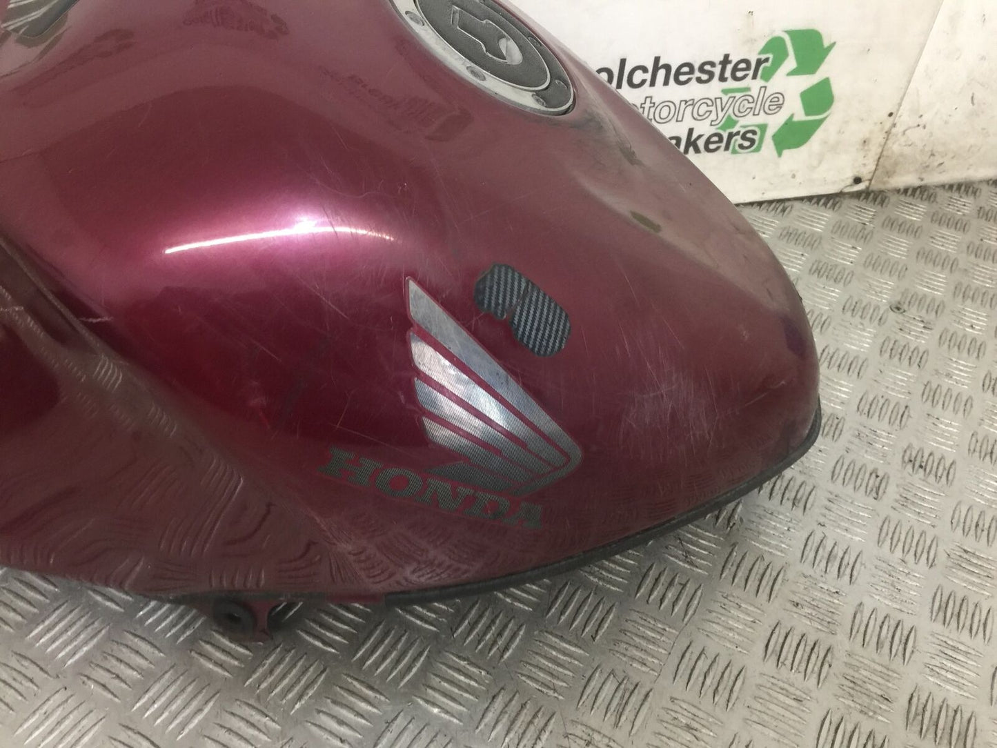 HONDA CBR1100 BLACKBIRD PETROL TANK YEAR 1996-1998 (STOCK 862)