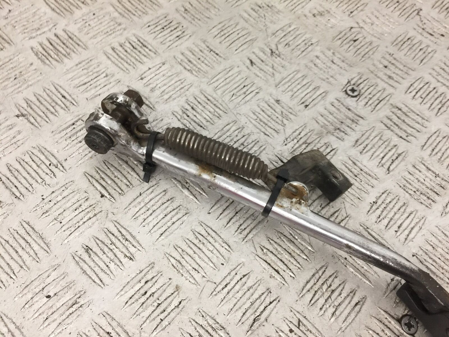 VICTORY V92 C SIDE STAND YEAR 2004 (STOCK 765)