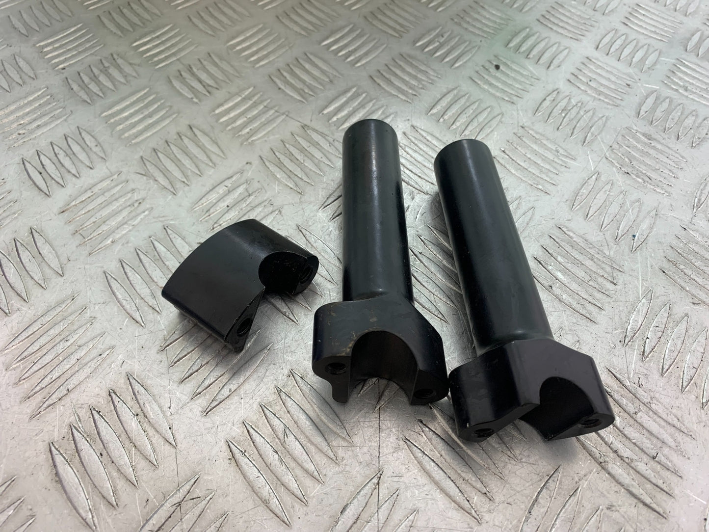 HARLEY DAVIDSON FXS BLACKLINE 1585 HANDLEBAR RISERS  YEAR 2012 (CMB1147)