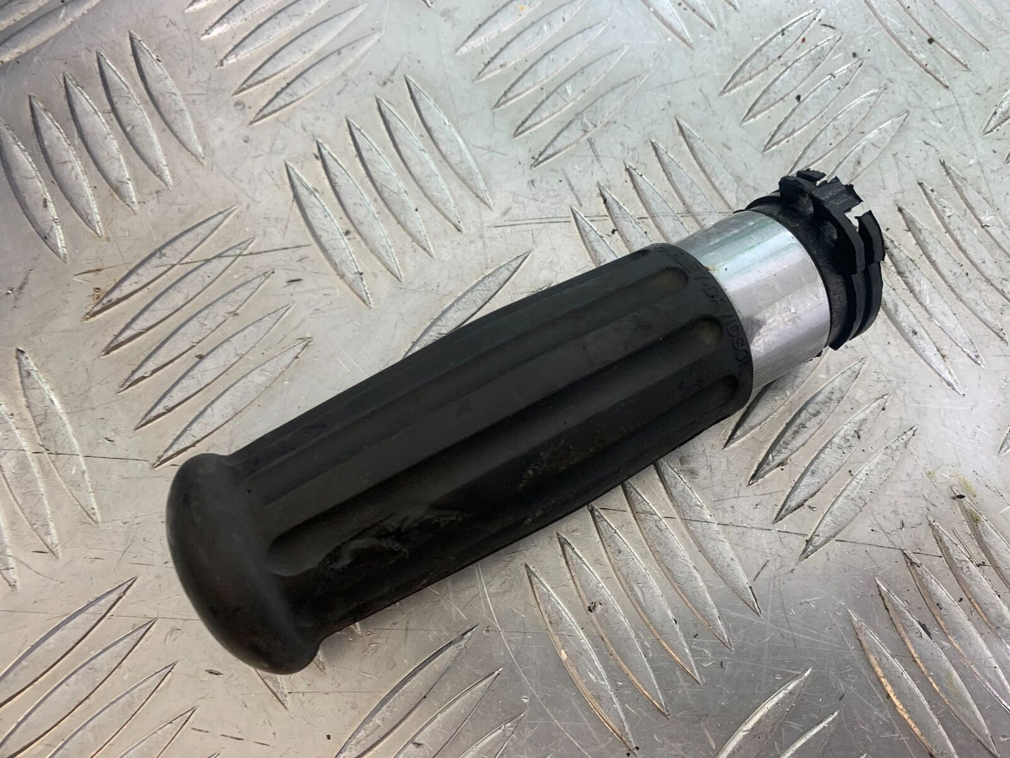HARLEY DAVIDSON XL883 N IROD THROTTLE TWIST GRIP YEAR 2020  (CMB1116)