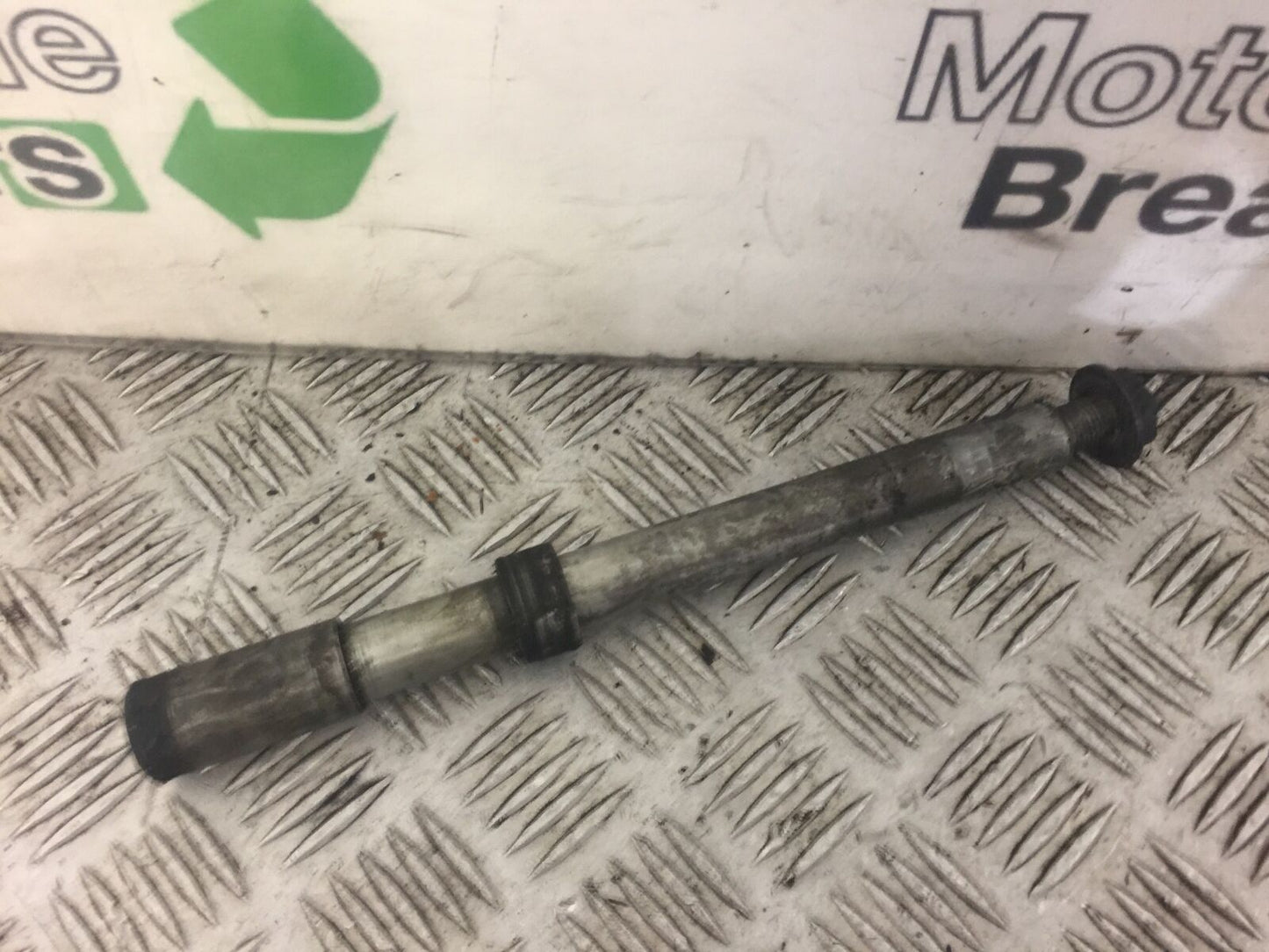 HONDA ST1100 PAN EUROPEAN FRONT WHEEL SPINDLE YEAR 1997 (STOCK NO 351) non abs