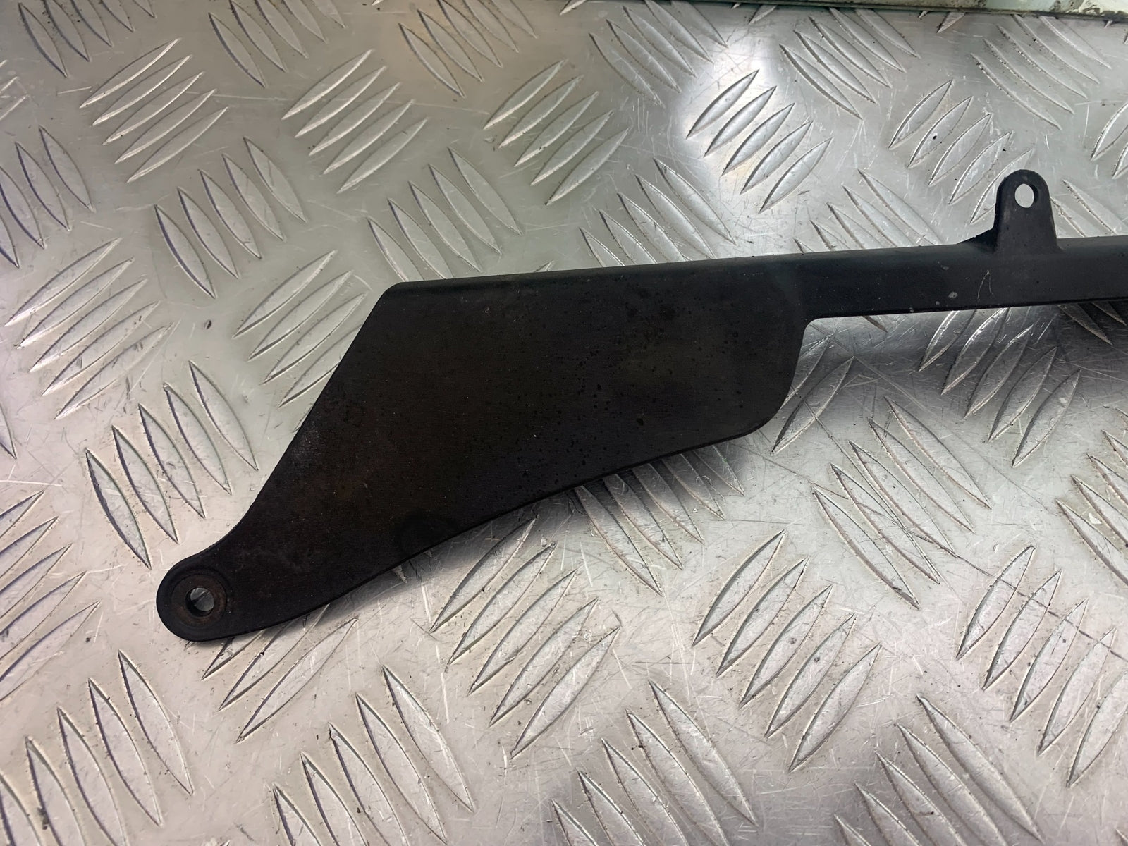 KAWASAKI ZX6R CHAIN GUARD YEAR 2009-2012 (CMB1136)