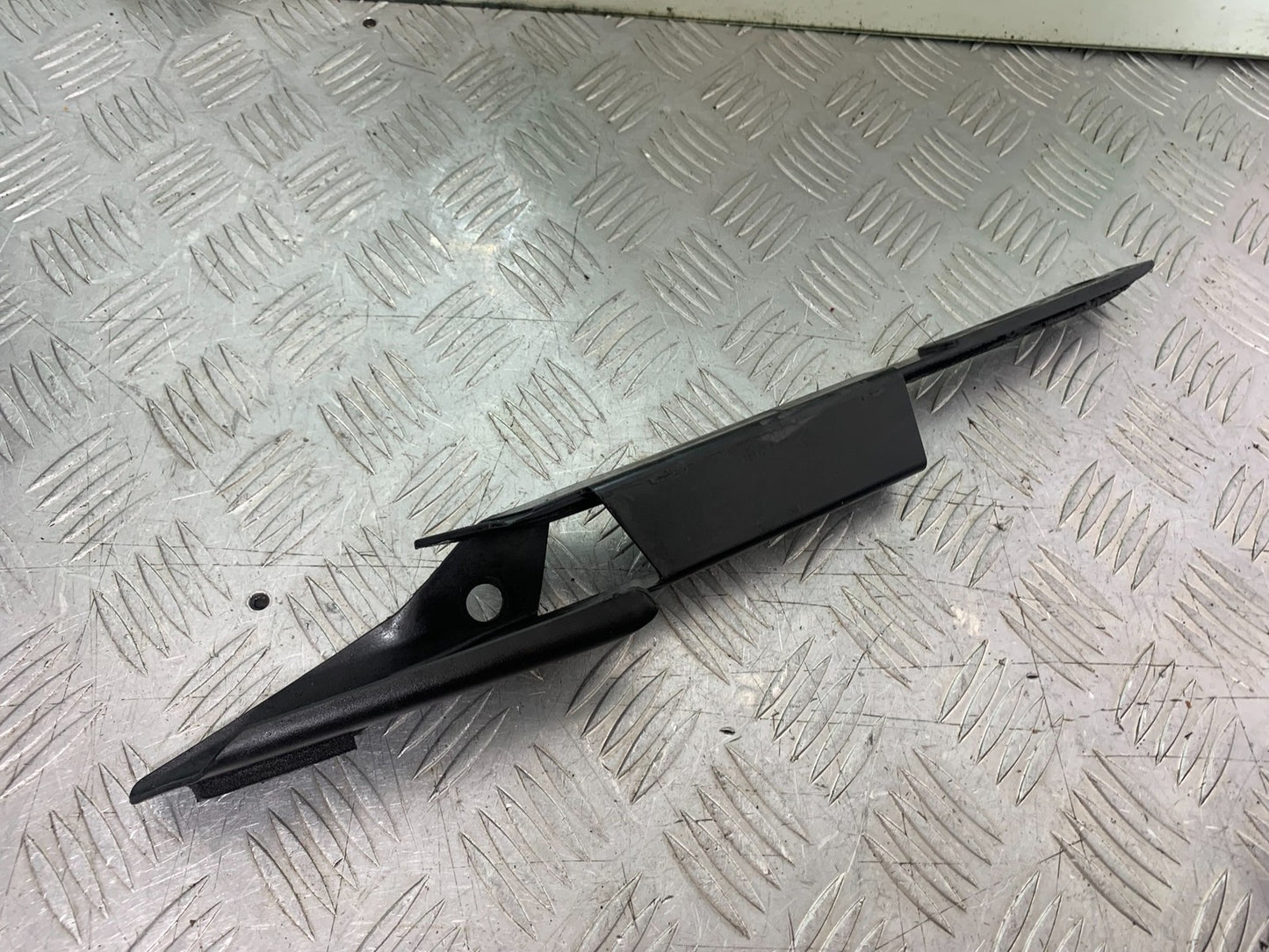 DUCATI 1198 S CHAIN GUARD YEAR 2009-2011 (CMB1219)