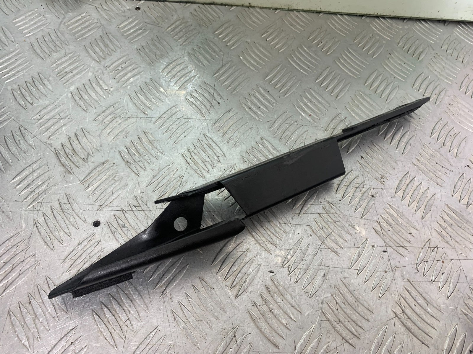 DUCATI 1198 S CHAIN GUARD YEAR 2009-2011 (CMB1219)