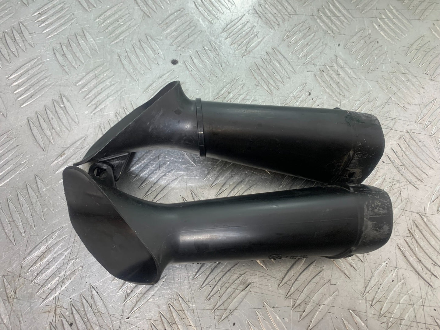 BMW R1200 R 1200 GS AIR TUBES  YEAR 2013-2016 (CMB1257)