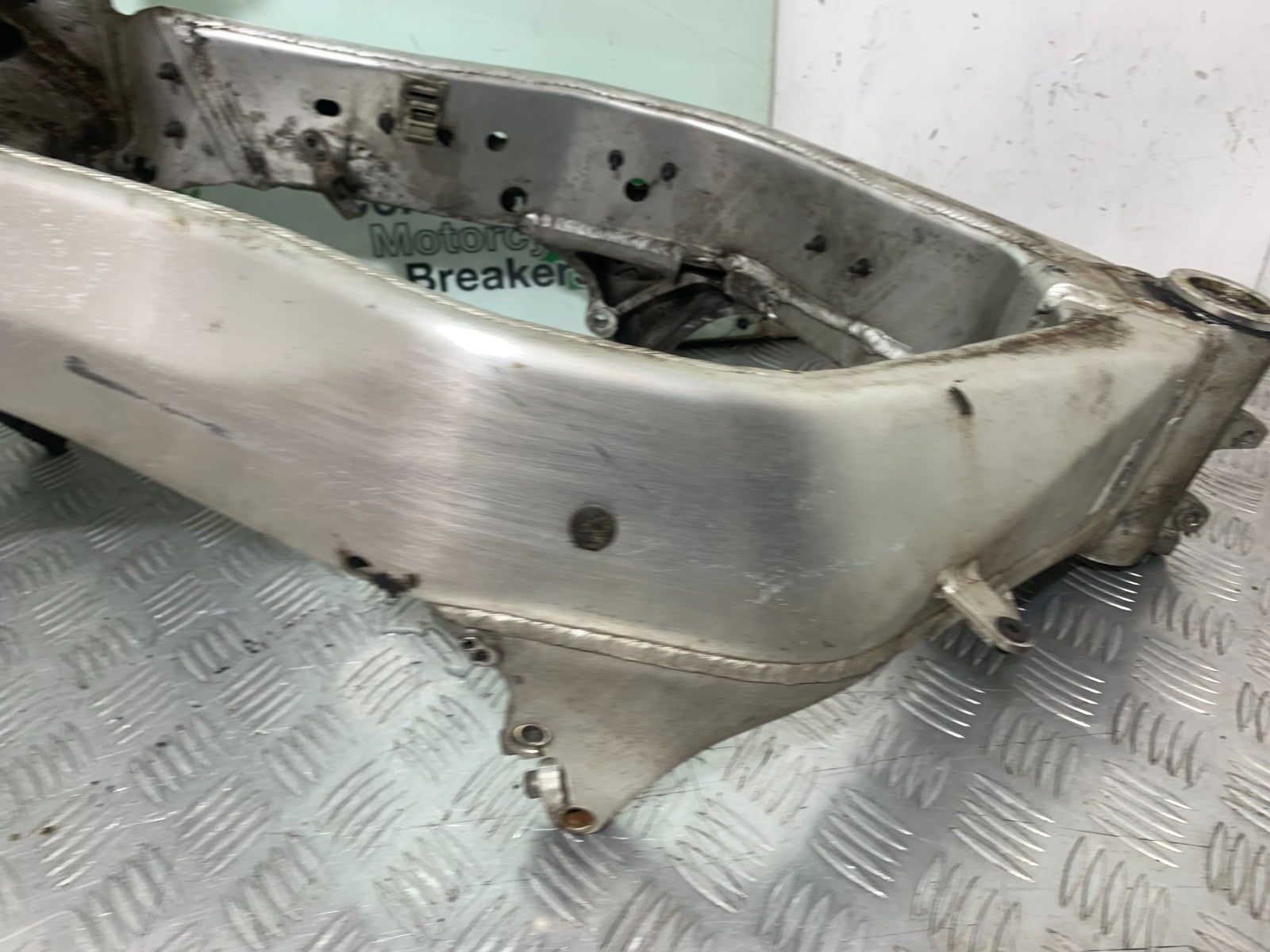 YAMAHA YZF1000 THUNDERACE FRAME REG LOG BOOK  YEAR 1997-2000 (CMB1204)