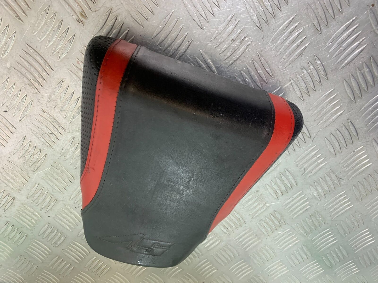 SUZUKI SV1000 SV 1000 K3 REAR SEAT   YEAR 2003-2006 (CMB1111)