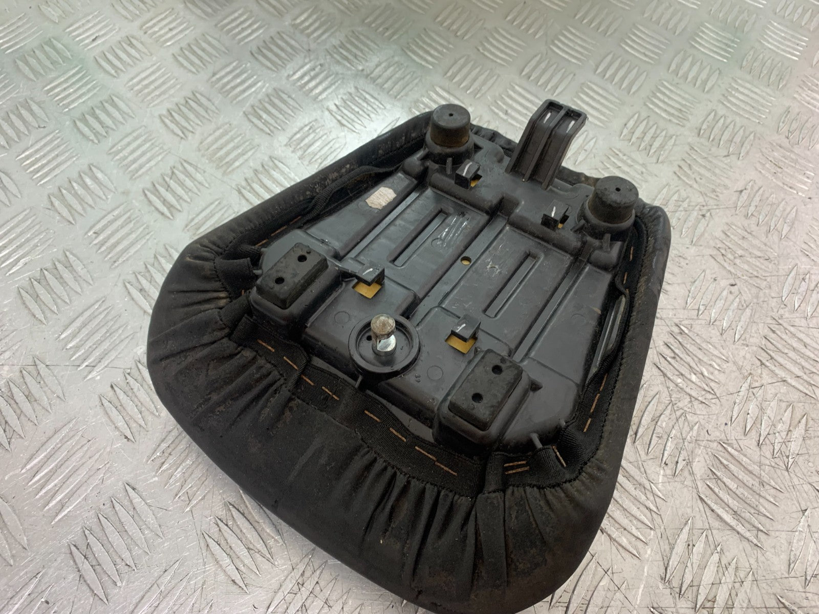 ROYAL ENFIELD HIMALAYAN 411 REAR SEAT YEAR 2018-2023 (CMB1322)