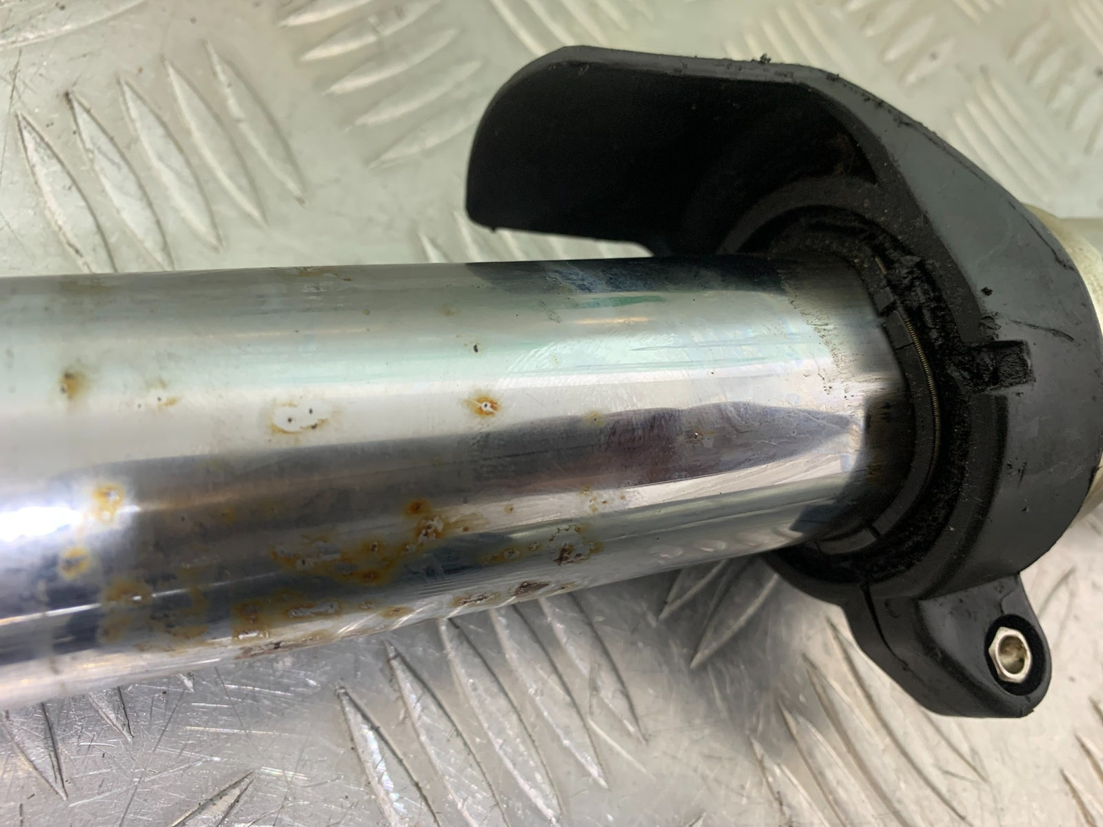 TRIUMPH T509 SPEED TRIPLE FORKS (SOLD AS PARTS)  YEAR 1997-1998 (CMB1144)