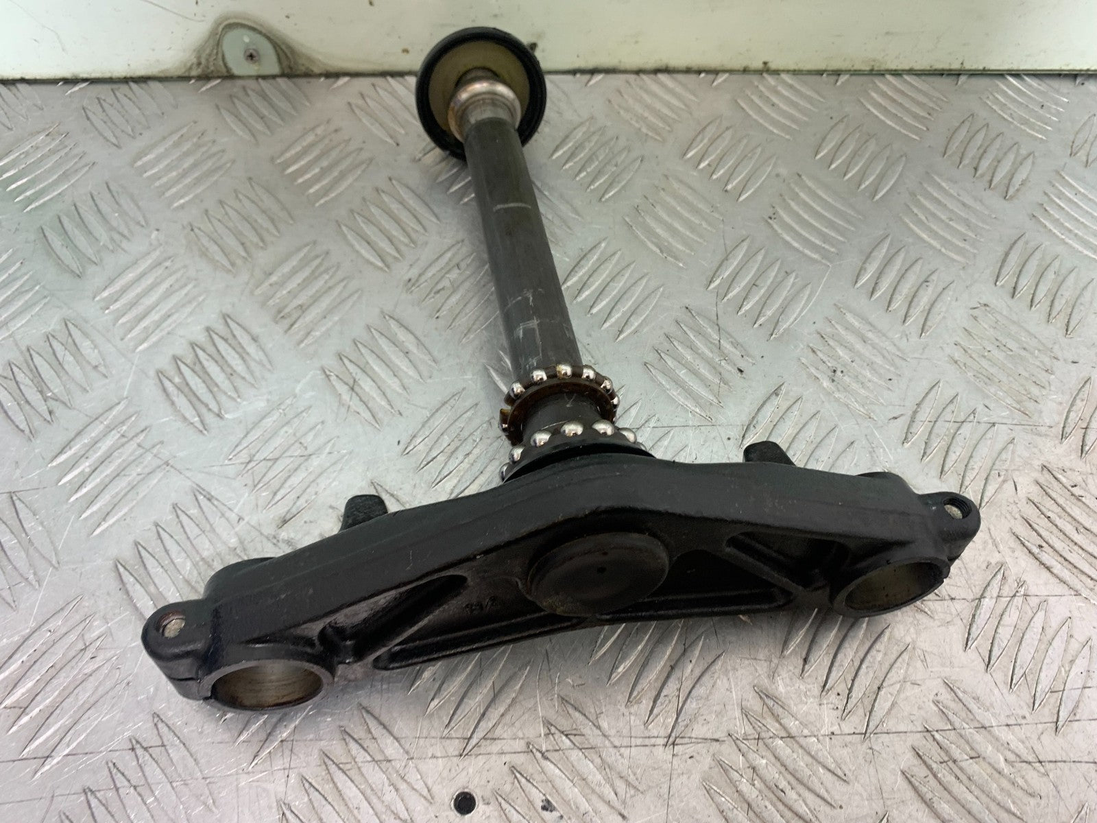 YAMAHA XMAX 300 BOTTOM YOKE   YEAR 2017-2020 (CMB1218)
