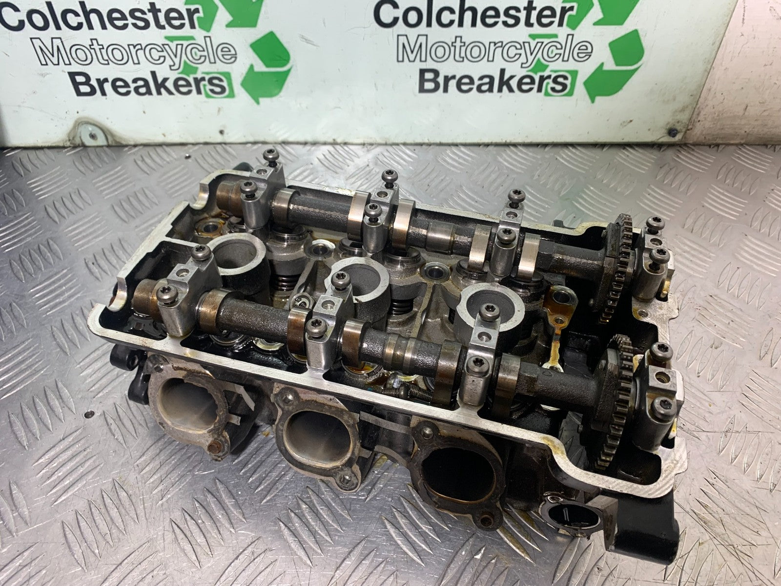 TRIUMPH 955I SPRINT RS CYLINDER HEAD AND CAMS   YEAR 1999-04