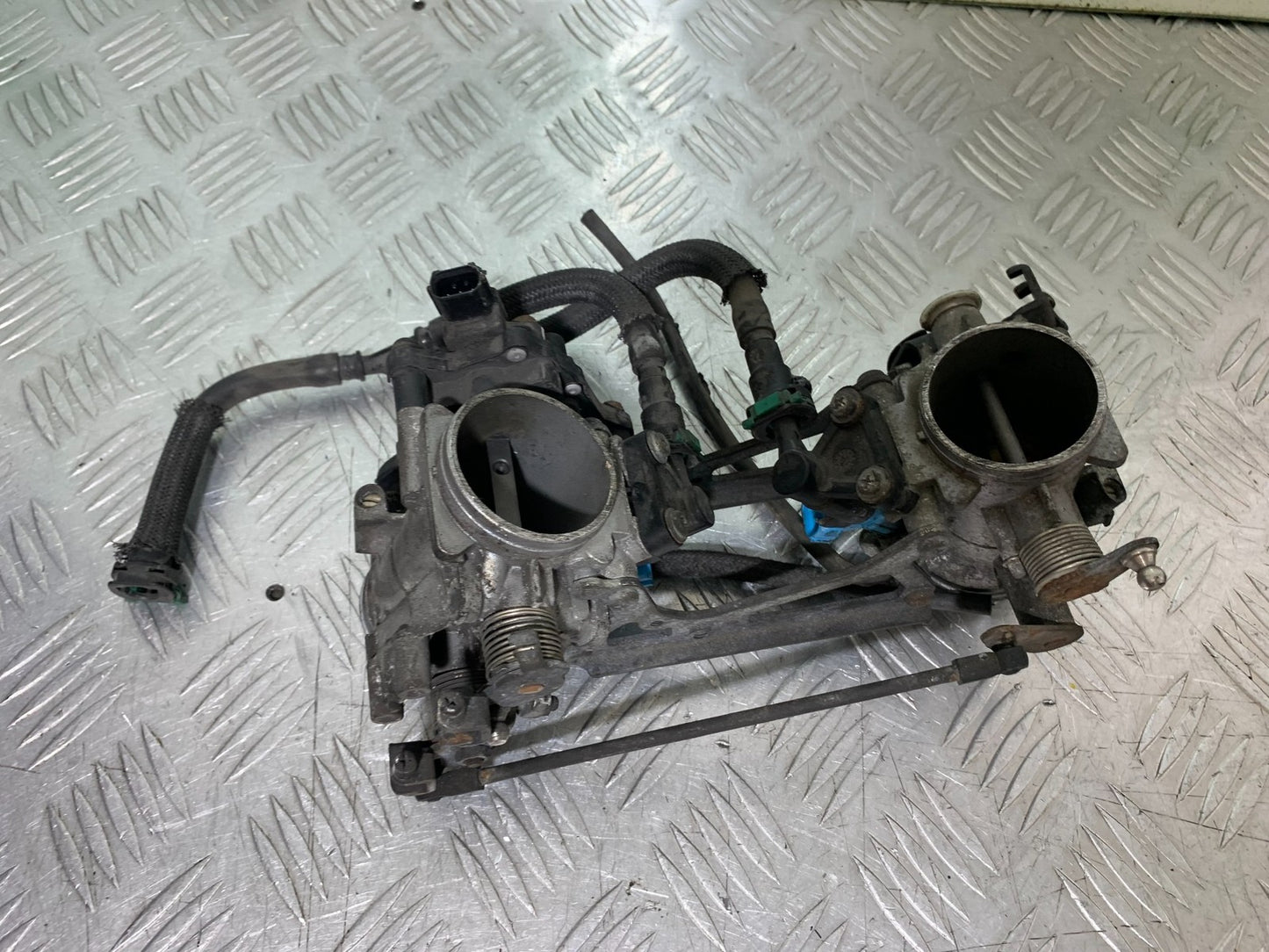 SUZUKI DL1000 V-STROM THROTTLE BODIES   YEAR 2014-2019 (CMB1325)