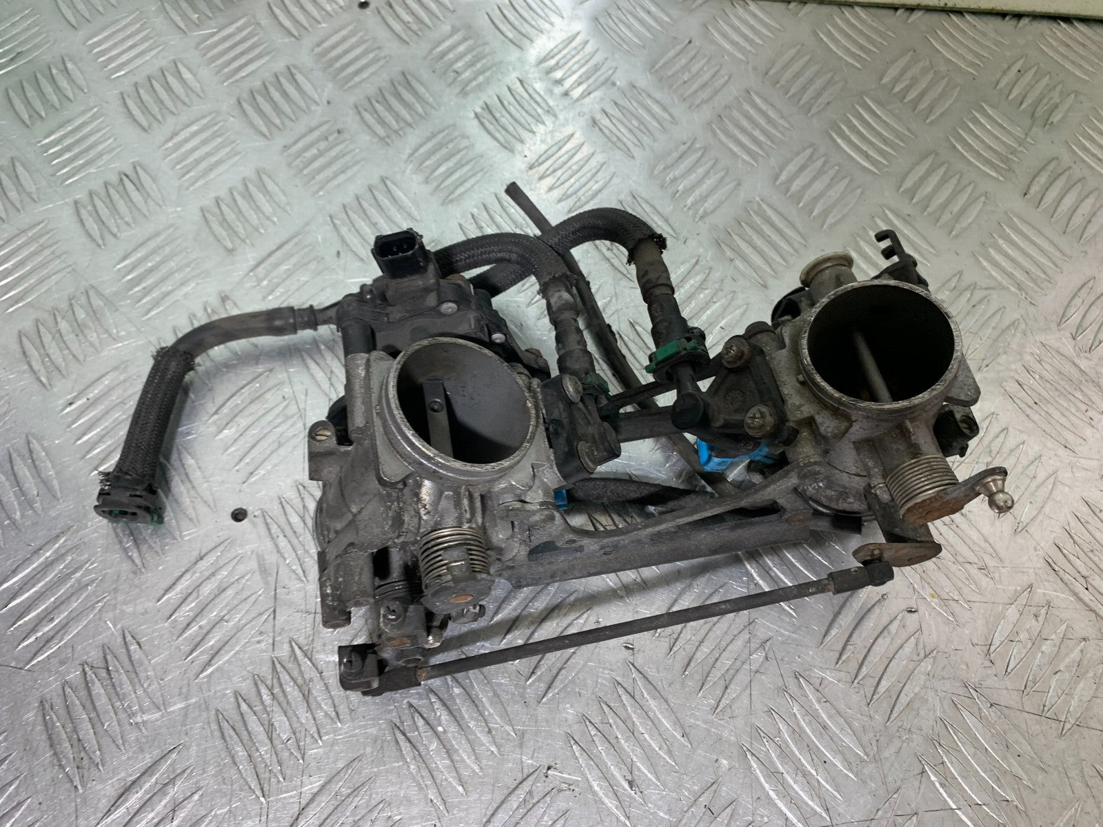 SUZUKI DL1000 V-STROM THROTTLE BODIES   YEAR 2014-2019 (CMB1325)