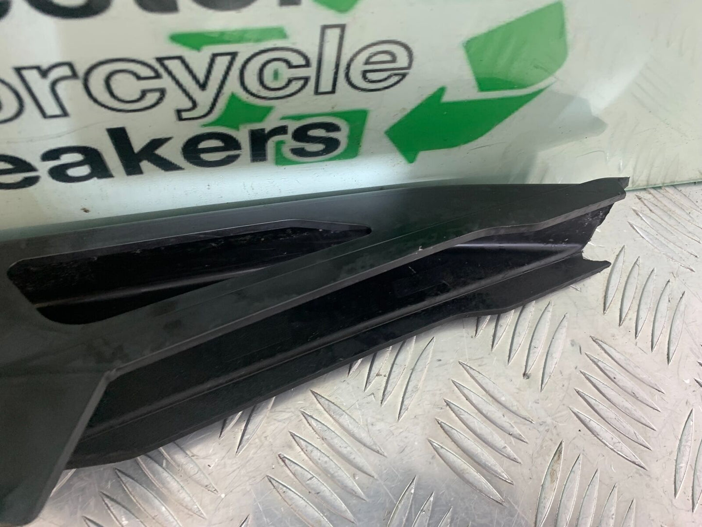 HONDA CRF1000 (DCT) AFRICA TWIN CHAIN GUARD  YEAR 2017 (CMB1030)