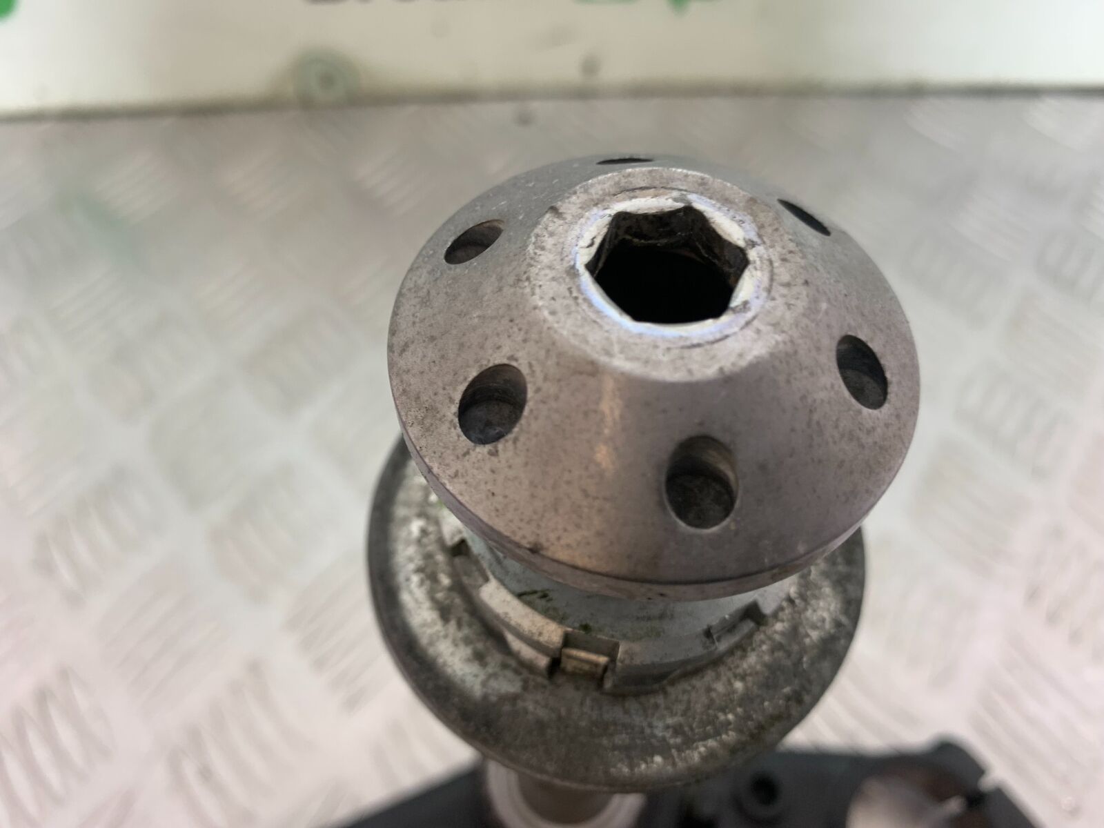 HONDA CBR1100 BLACKBIRD BOTTOM YOKE  YEAR 1999-2005 (CMB1103)