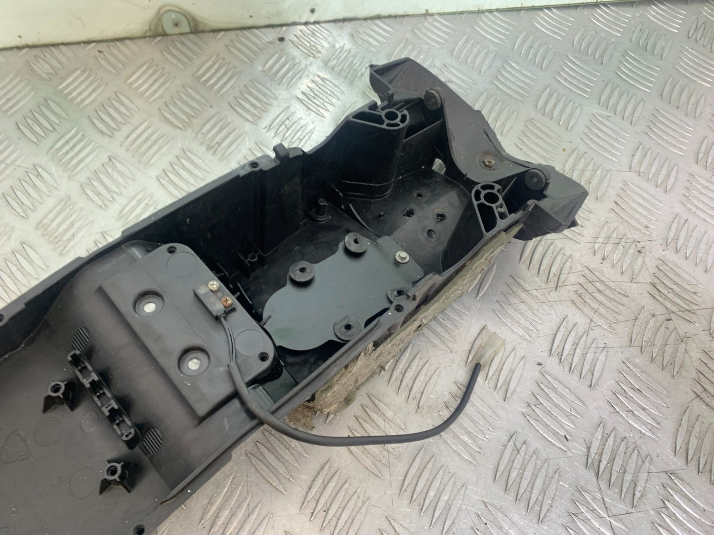 KTM 990 SUPER DUKE UNDERTRAY YEAR 2007-2011  (CMB1207)