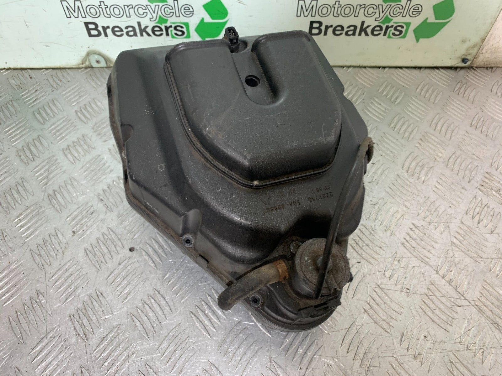 TRIUMPH 955I SPRINT RS AIRBOX  YEAR 1999-03 (CMB1313)