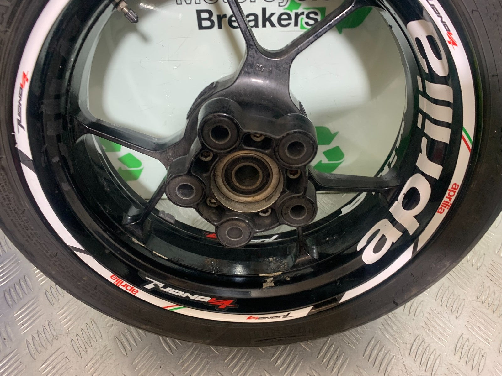 APRILIA TUONO 1000 V4 REAR WHEEL  YEAR 2013-2014 (CMB1239)