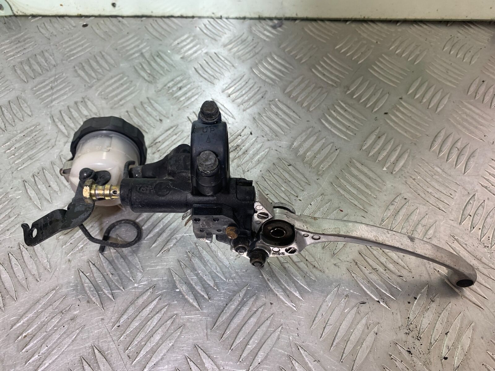 YAMAHA YZF600 YZF 600 THUNDERCAT FRONT MASTER CYLINDER   1996-2003 (CMB1134)