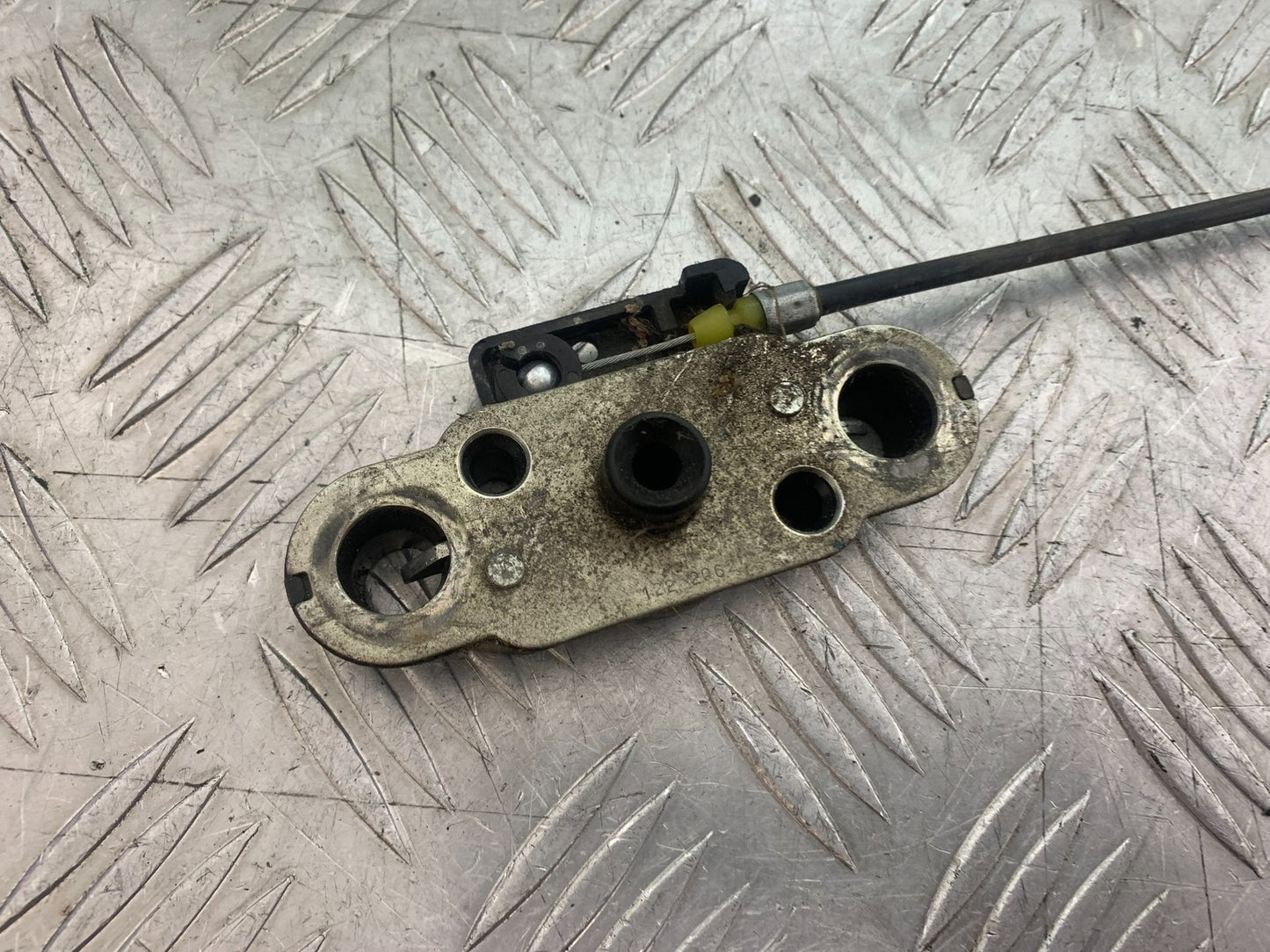 SUZUKI GSR600 GSR 600 SEAT CATCH   2006-2010 (CMB1177)
