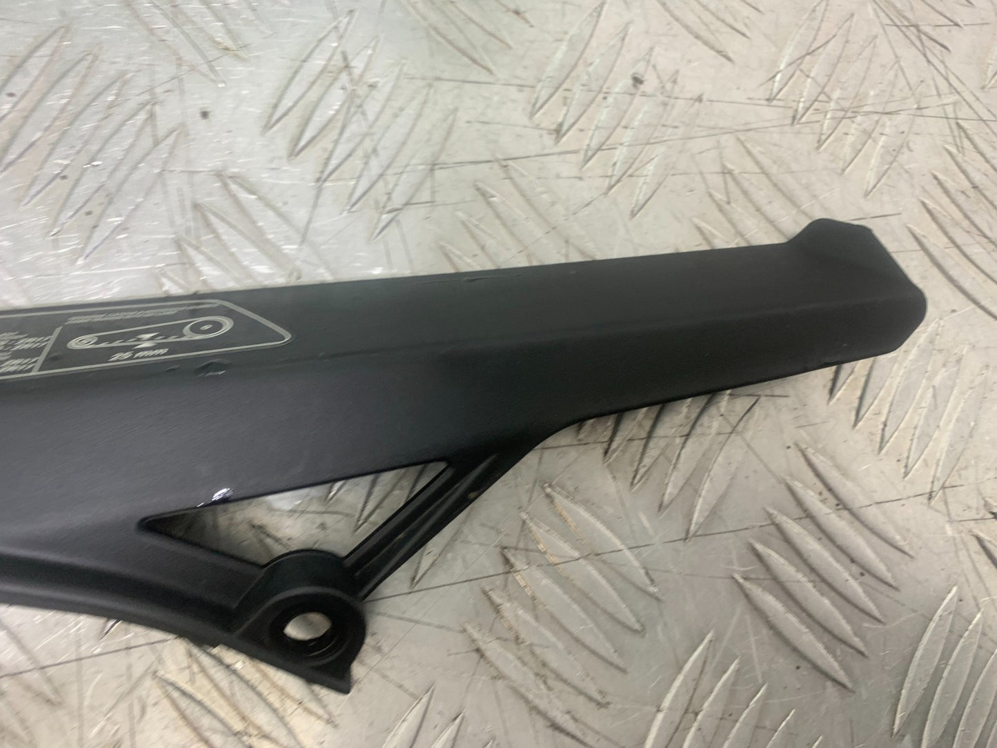 APRILIA SL750 SL 750 SHIVER CHAIN GUARD YEAR 2008-2016 (CMB1242)