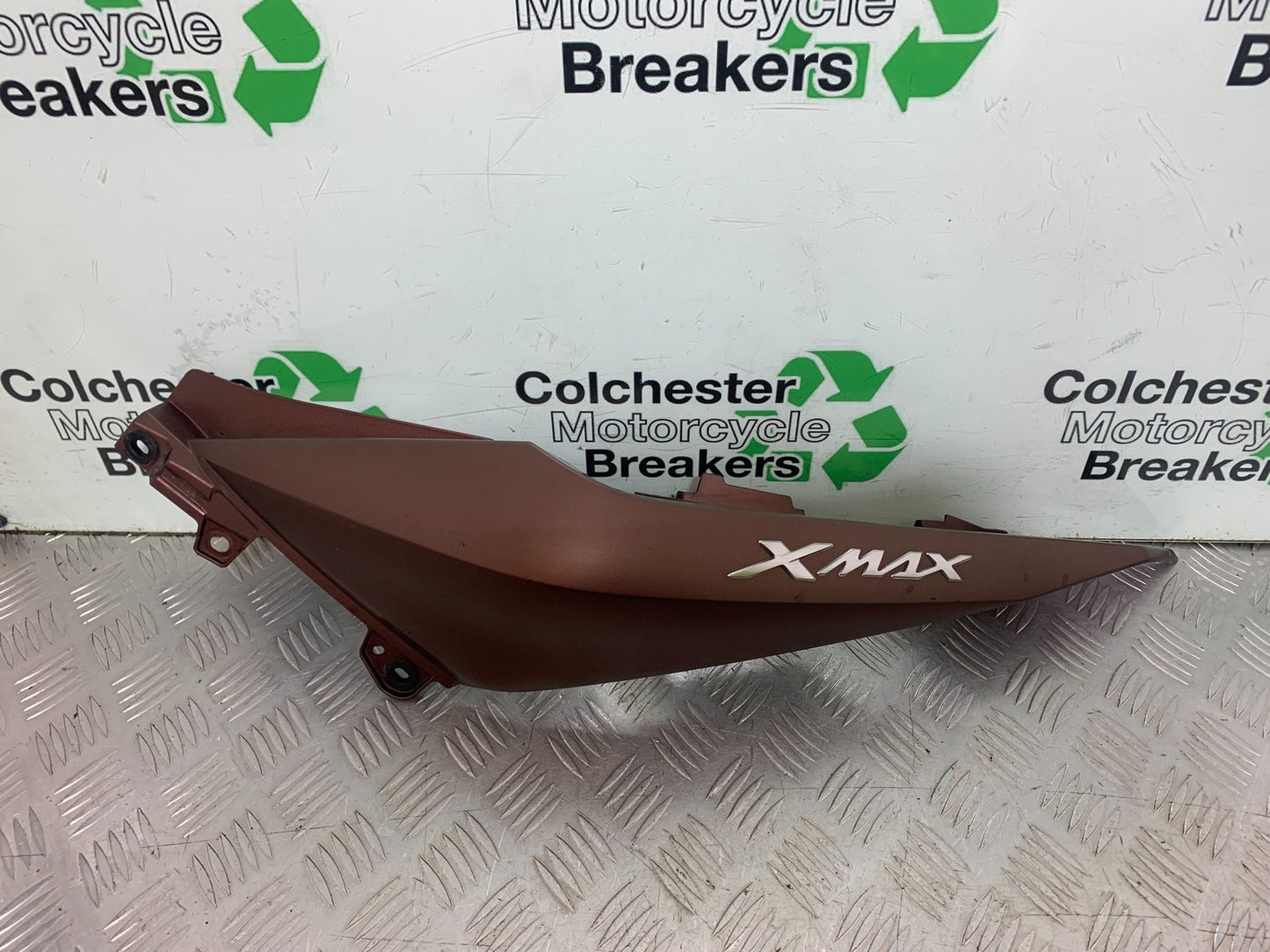 YAMAHA XMAX 300 LEFT SEAT PANEL  YEAR 2017-2020 (CMB1218)