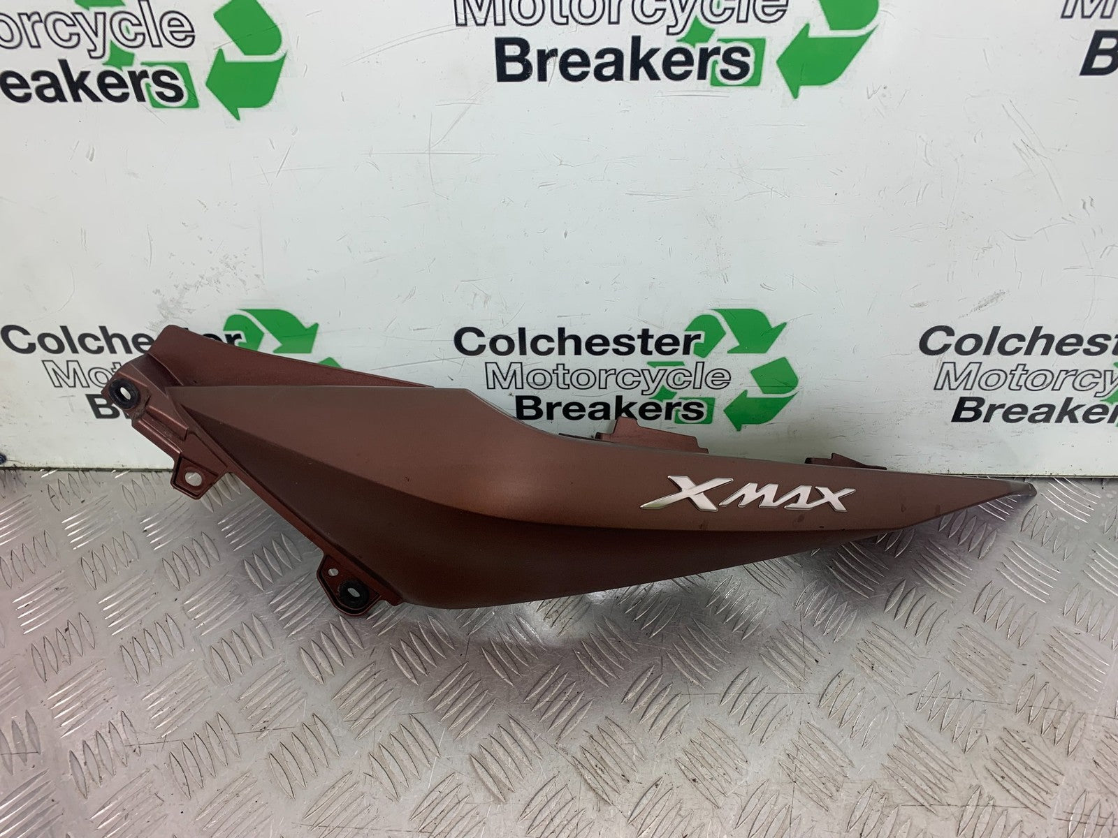 YAMAHA XMAX 300 LEFT SEAT PANEL  YEAR 2017-2020 (CMB1218)