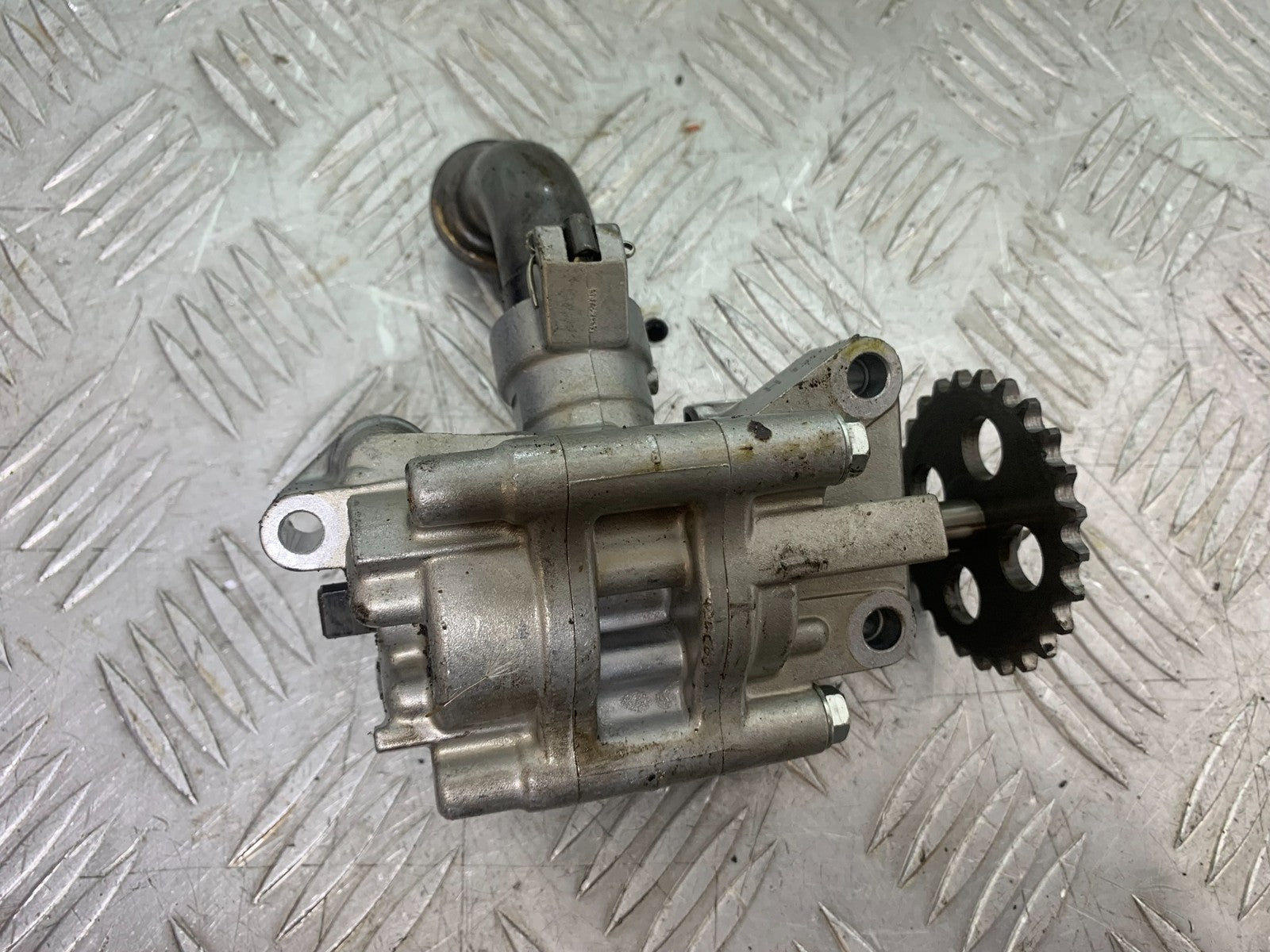 HONDA VFR750 VFR 750 OIL PUMP  YEAR 1994-1997 (CMB1156)