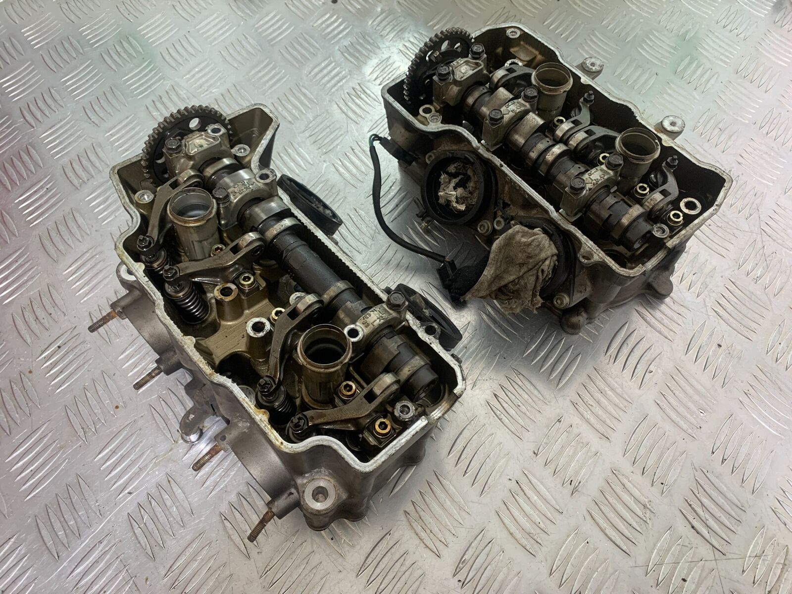 HONDA VFR1200 VFR 1200 FA CYLINDER HEADS   YEAR 2010-11 CMB1088)