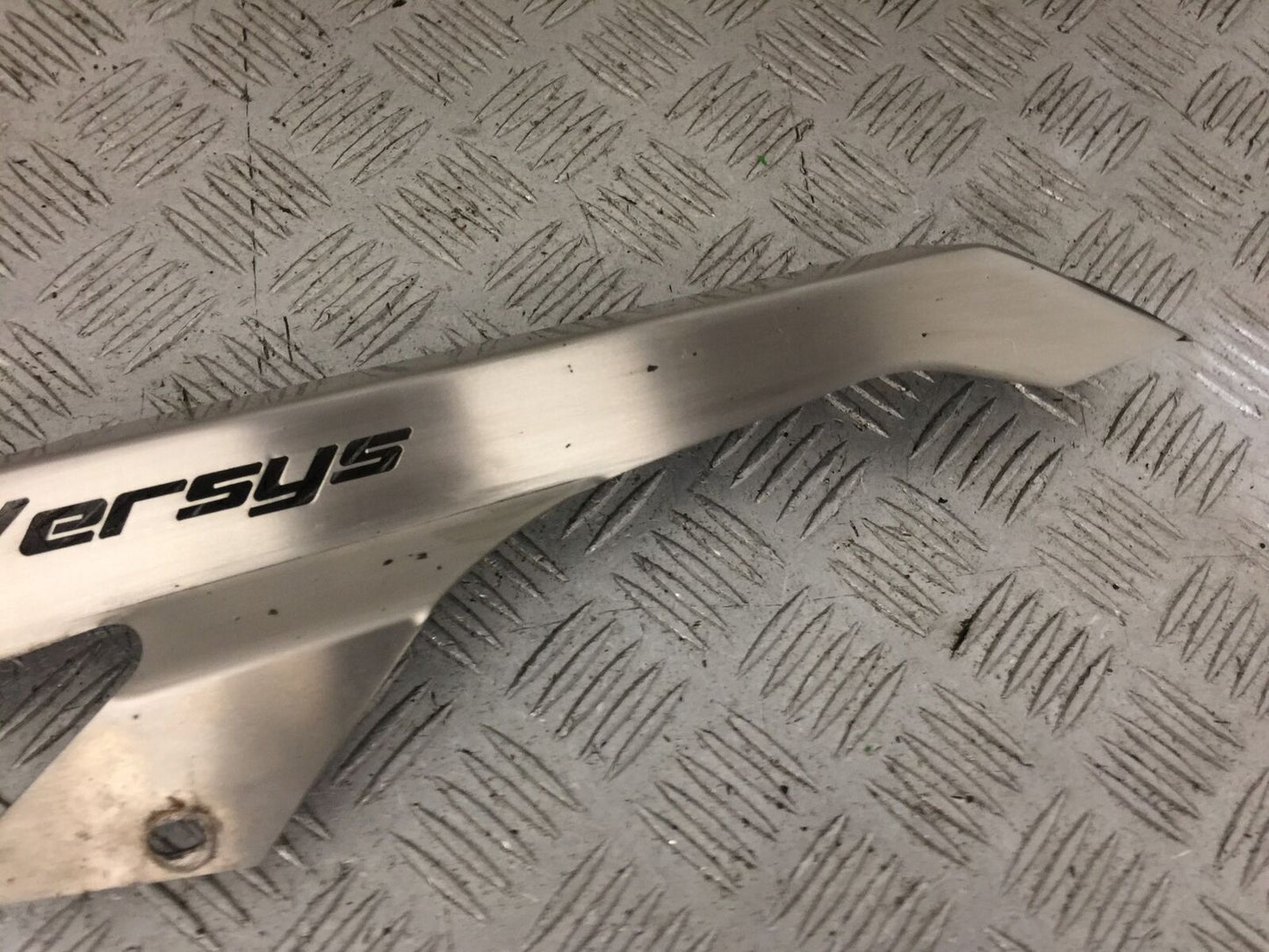 KAWASAKI VERSYS 1000 KLZ 1000 CHAIN GUARD  YEAR 2015-18 (STOCK 817)