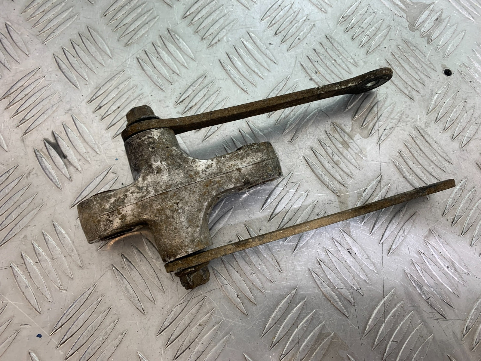 SUZUKI GSF1200  GSF 1200 BANDIT REAR SHOCK LINKAGE   YEAR 1997-2000 (CMB1149)