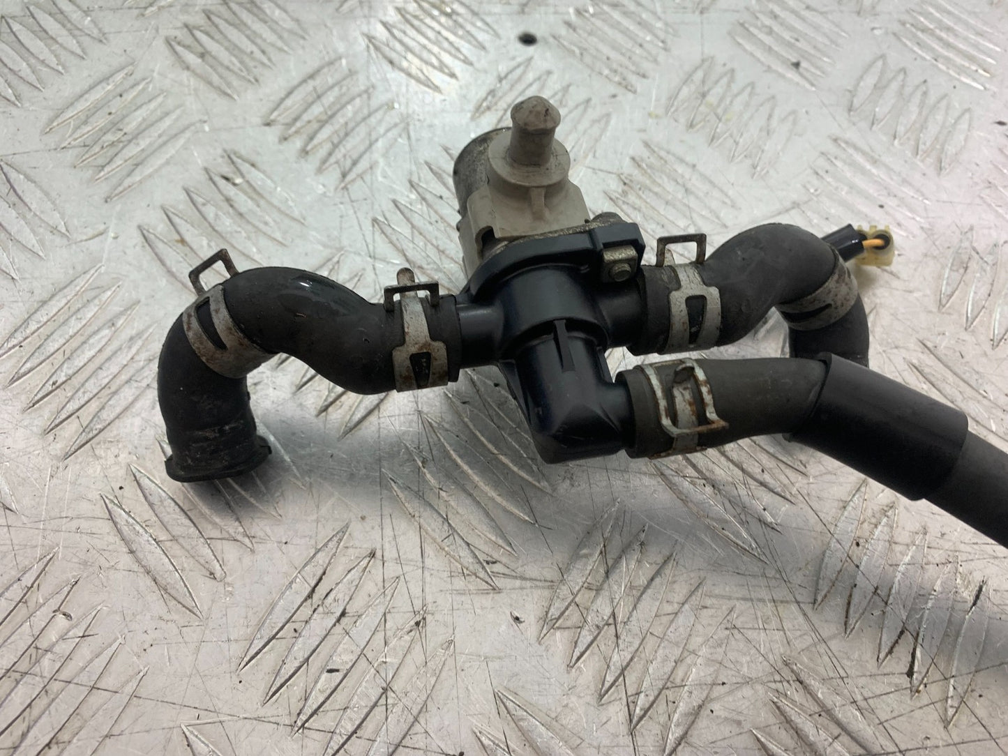 YAMAHA YZF R1 4C8 AIR VALVE  YEAR 2007-2008 (CMB1237)