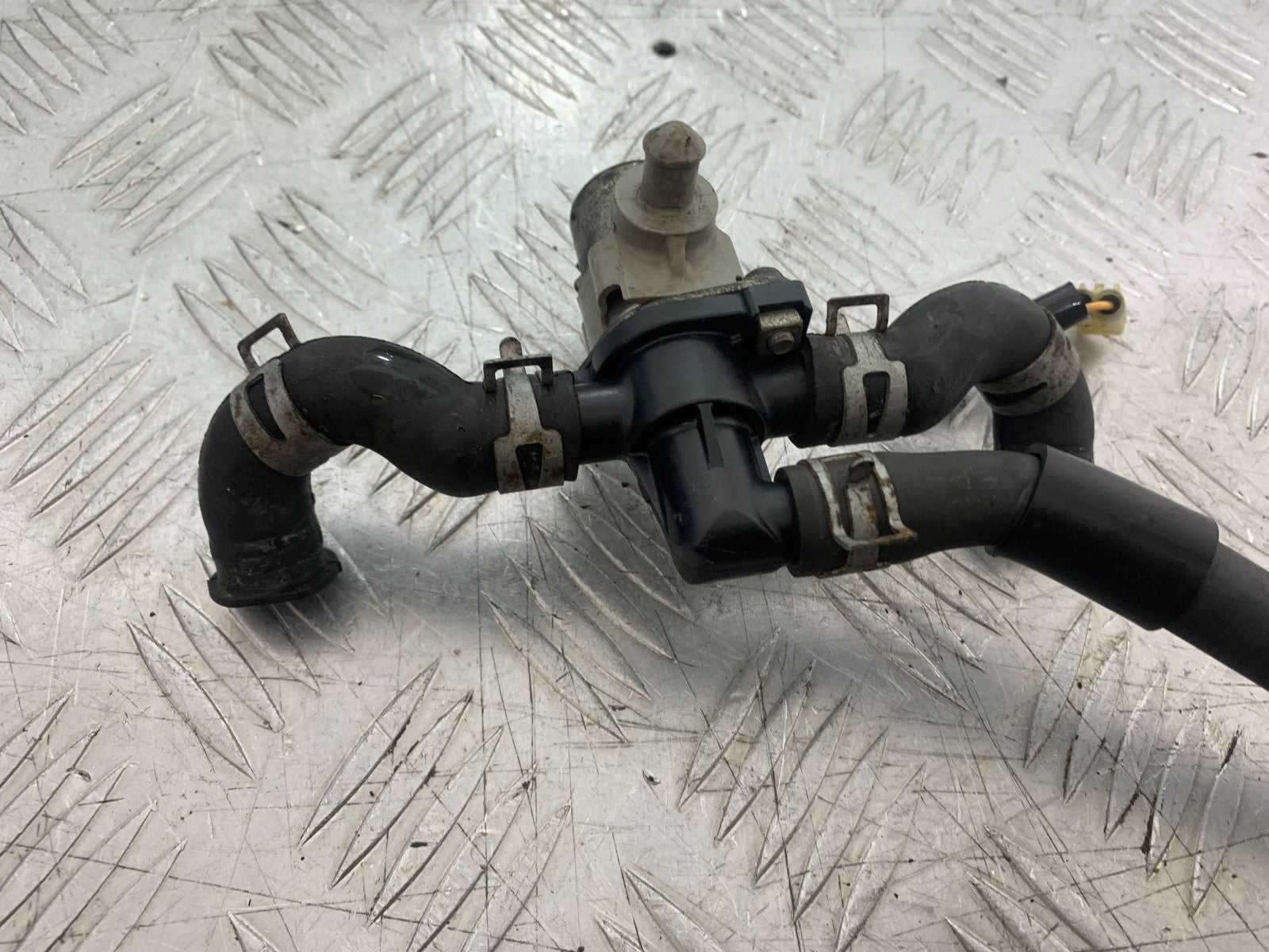 YAMAHA YZF R1 4C8 AIR VALVE  YEAR 2007-2008 (CMB1237)
