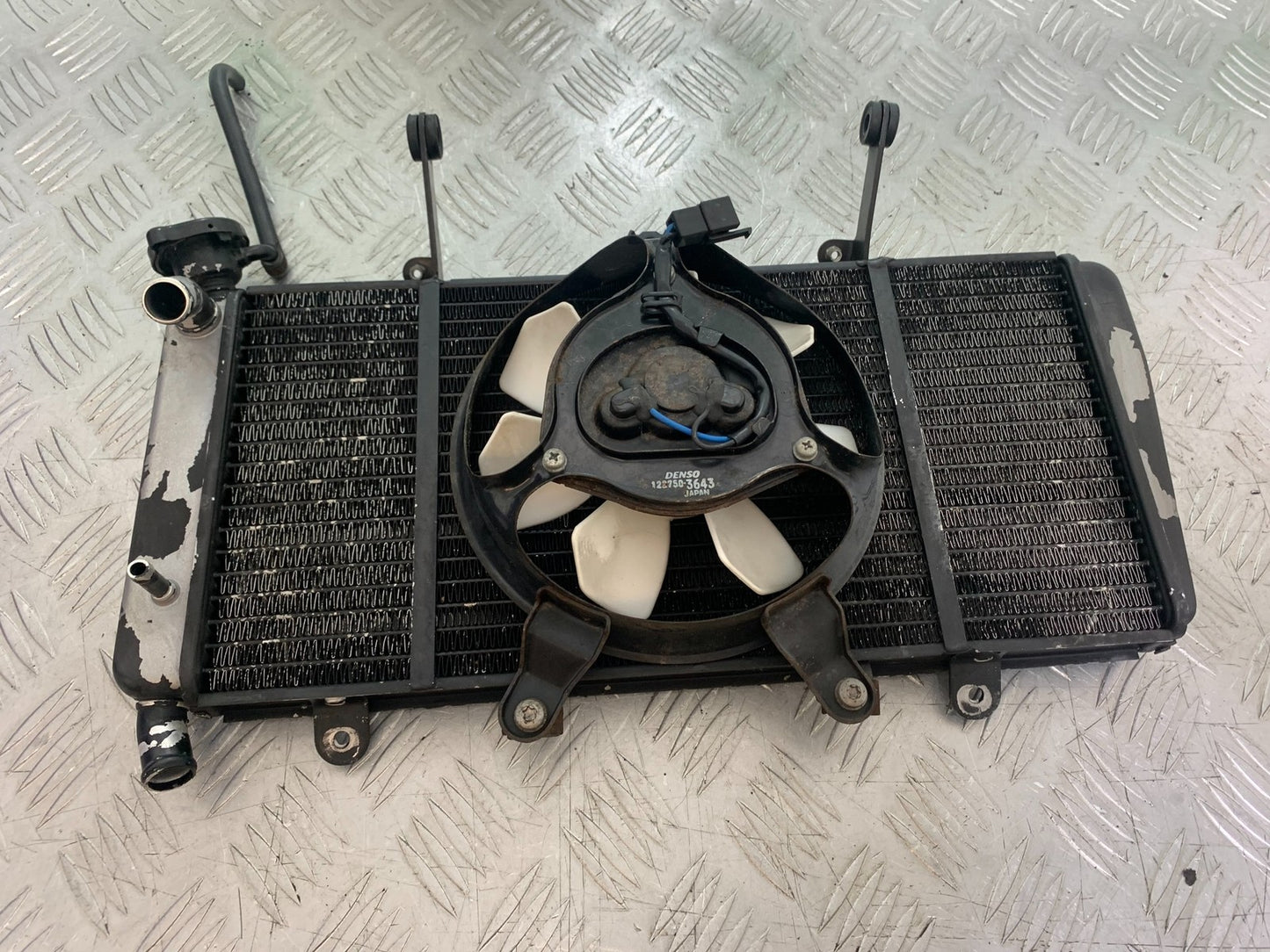 TRIUMPH 1050 SPRINT GT RADIATOR AND FAN YEAR 2010-2016 (CMB1250)