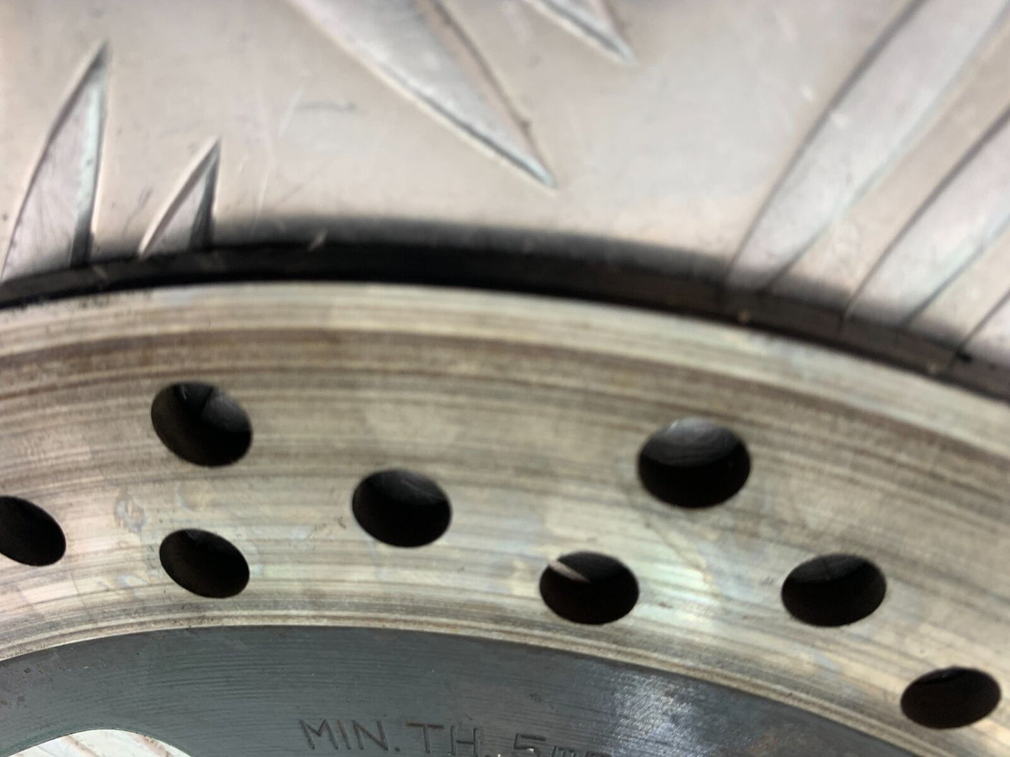 SUZUKI GSX1400 GSX 1400 REAR DISC YEAR 2002-2006 (CMB1007)