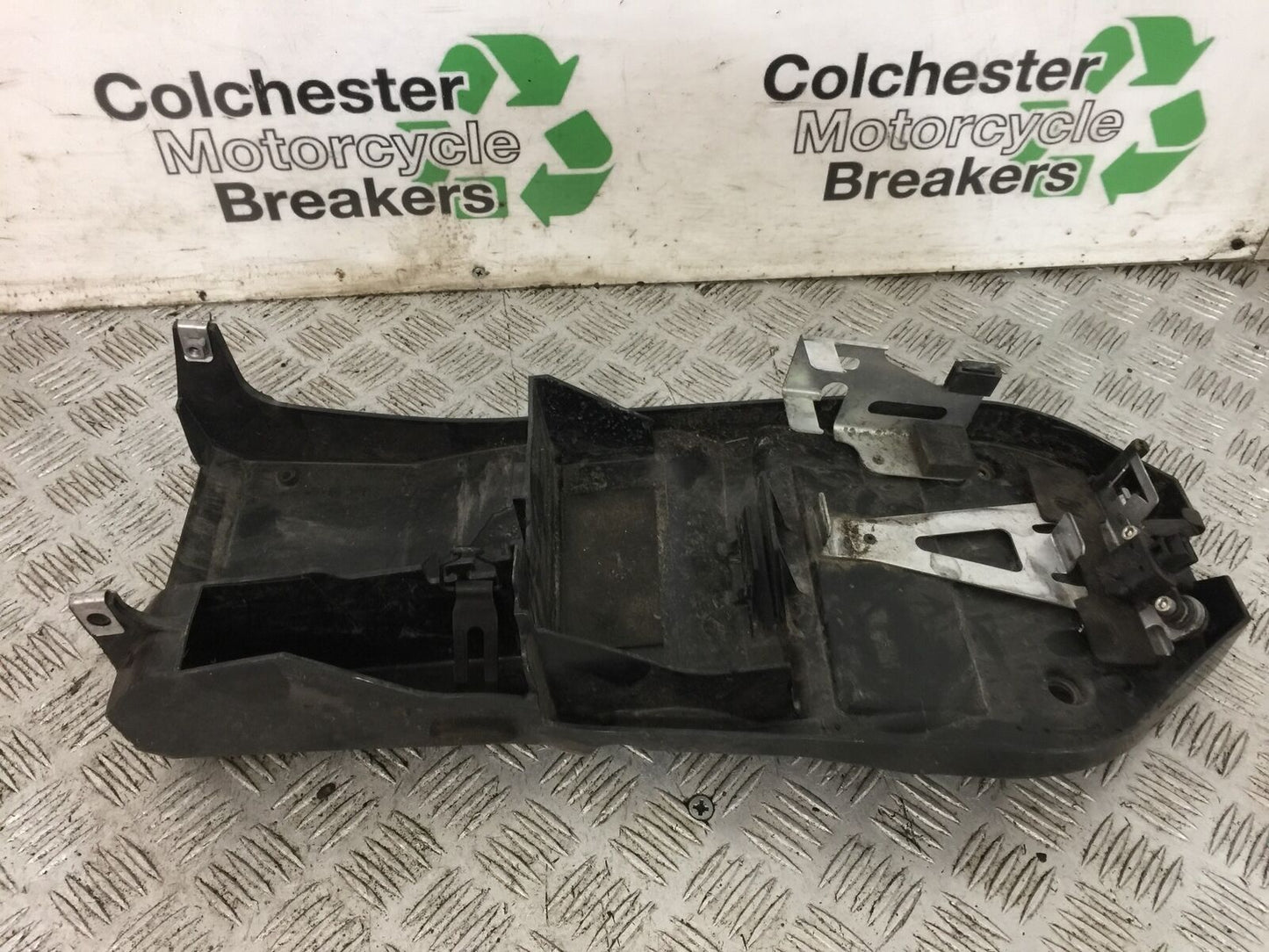KAWASAKI Z1000 UNDERTRAY  YEAR 2007-2009 (STOCK 763)